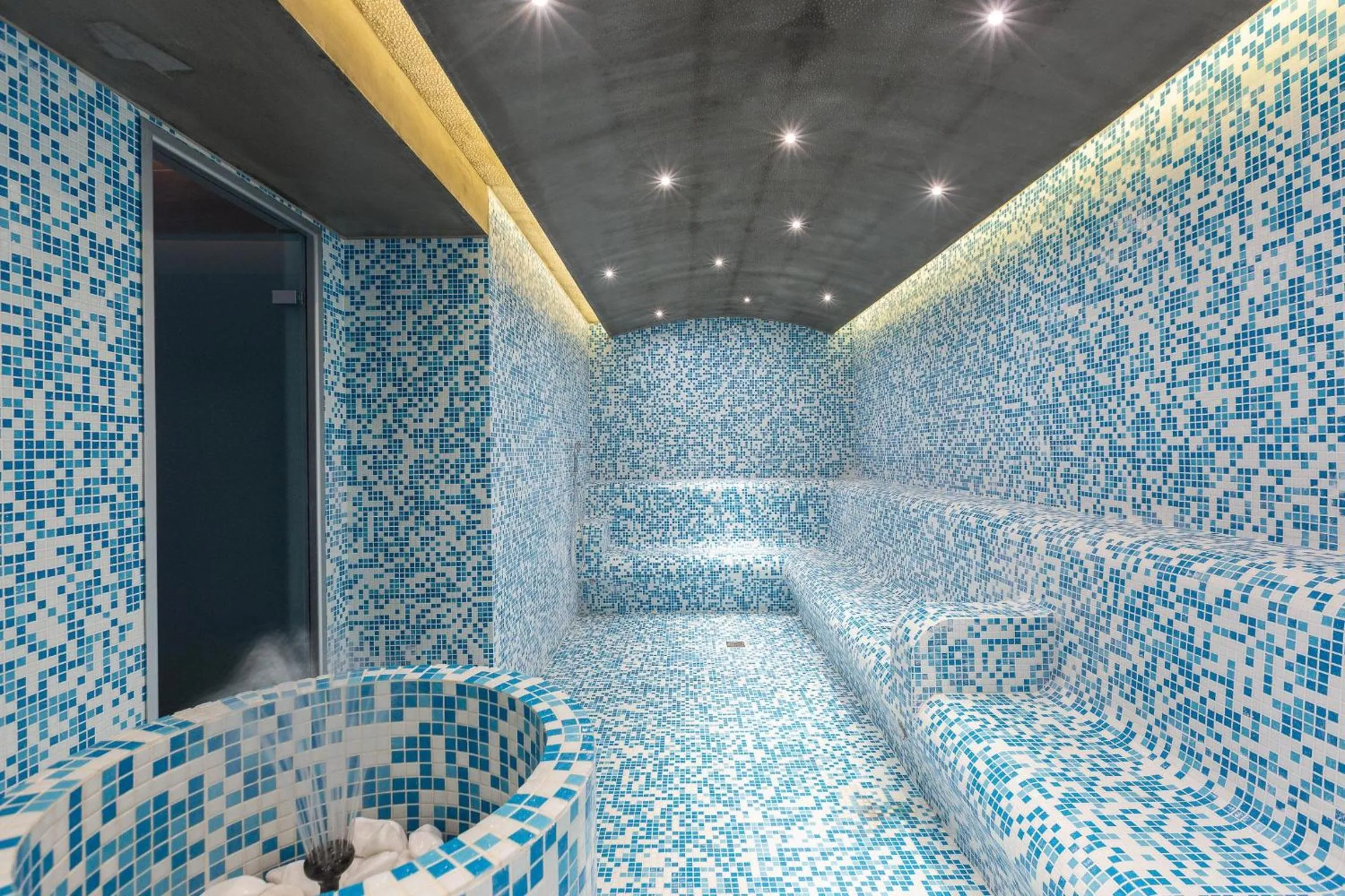 Sauna in Theartemis Palace