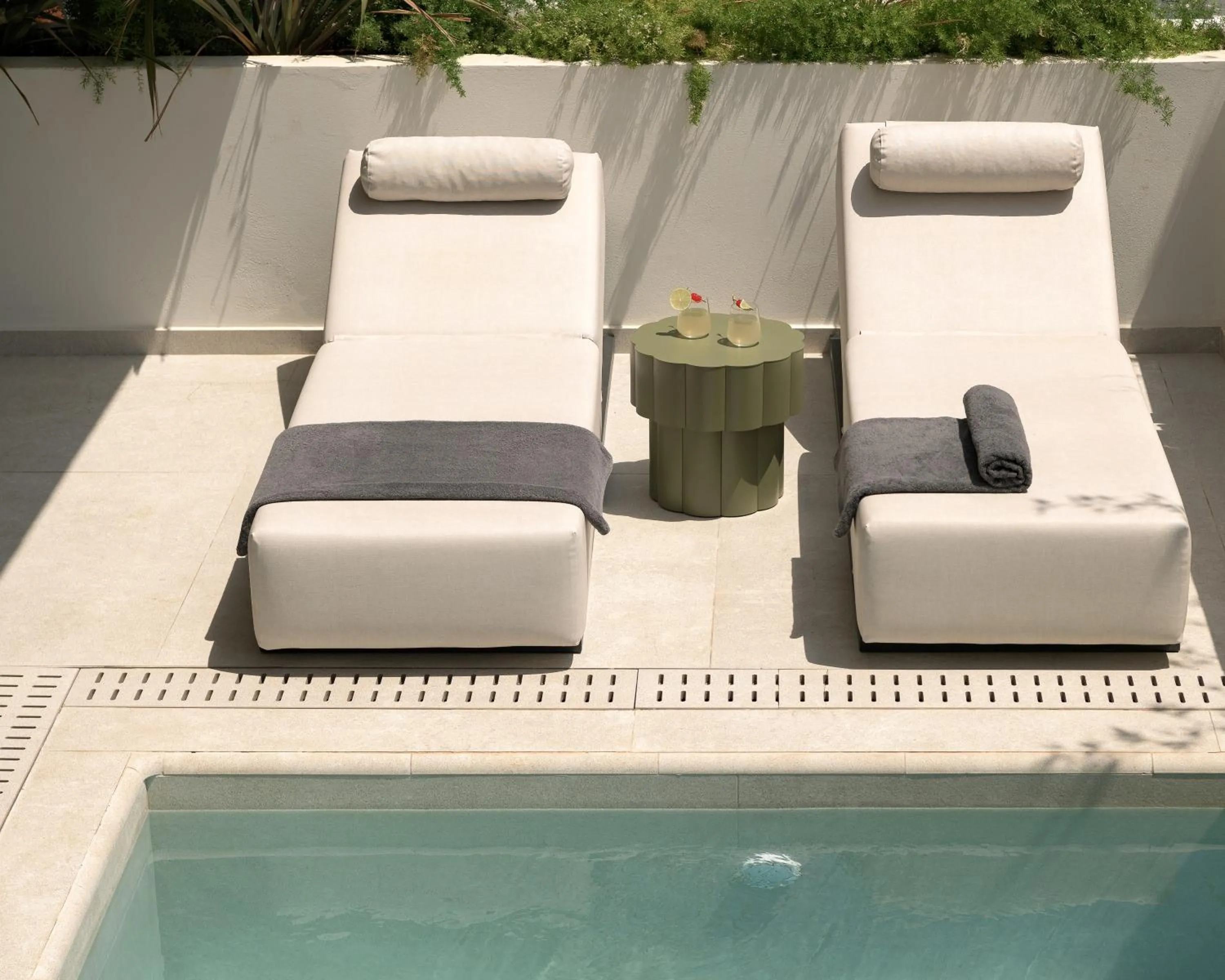 Swimming pool in Theartemis Palace