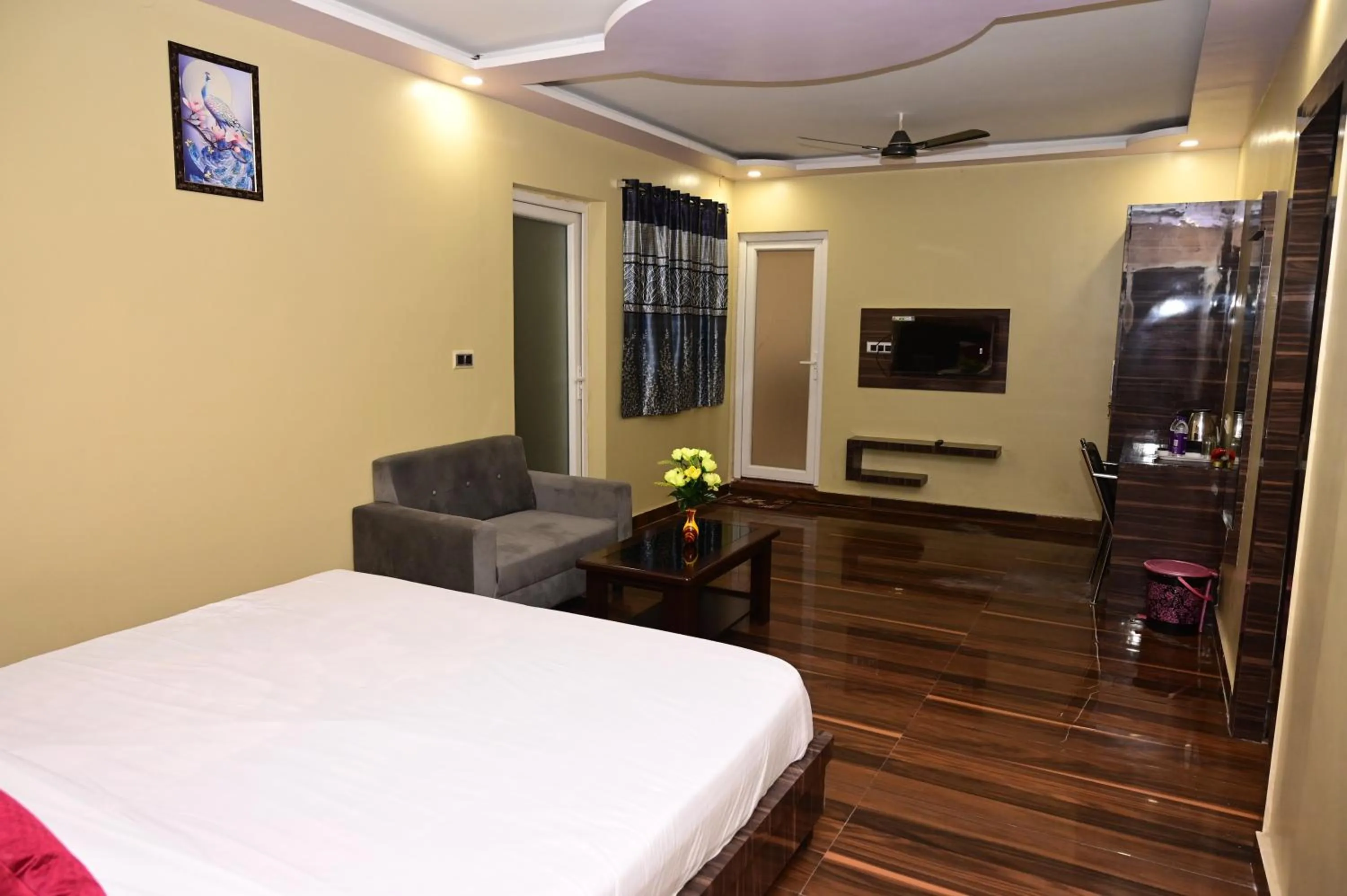 Photo of the whole room, Bed in HOTEL GM INTERNATIONAL