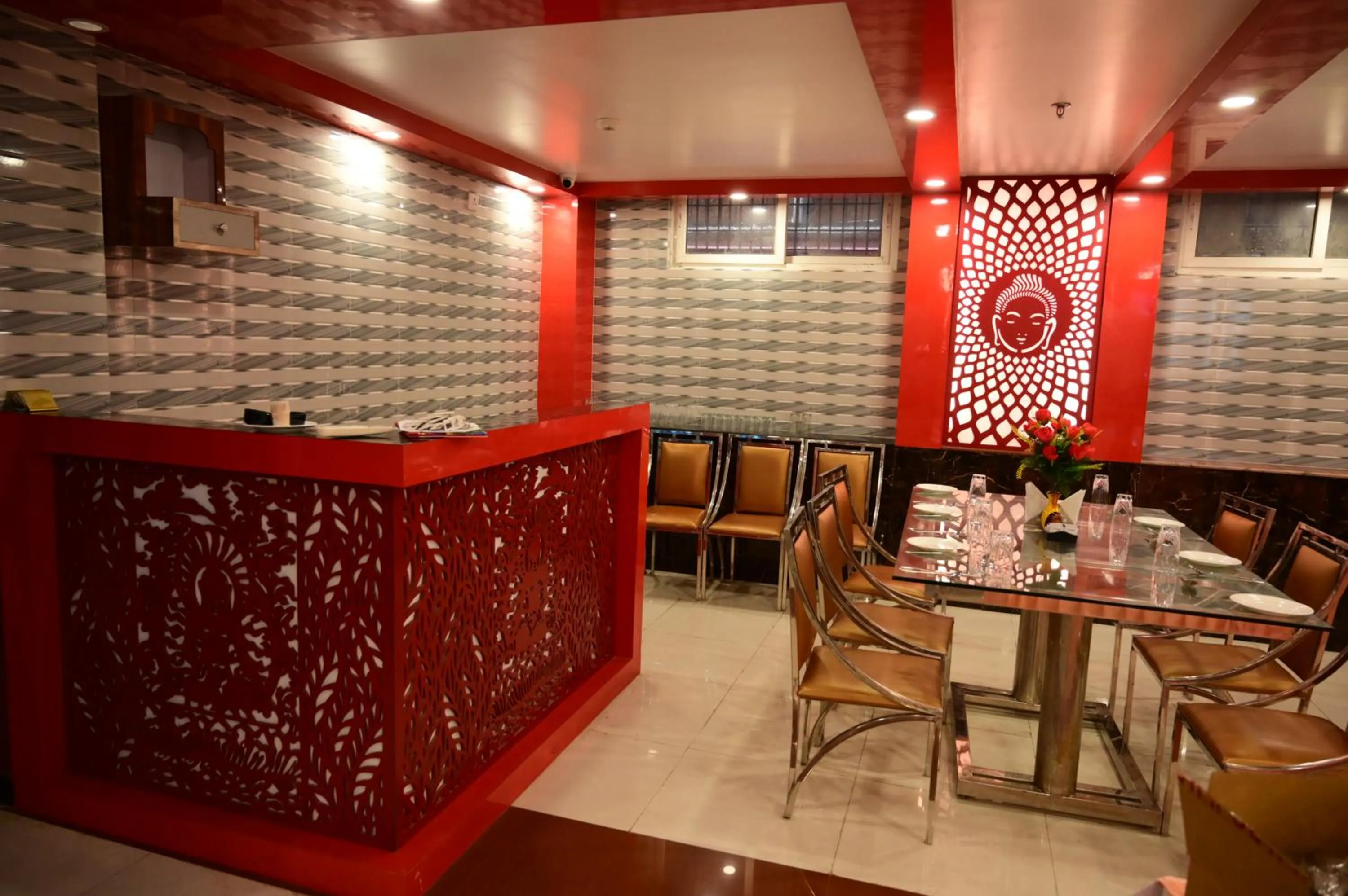 Restaurant/places to eat in HOTEL GM INTERNATIONAL