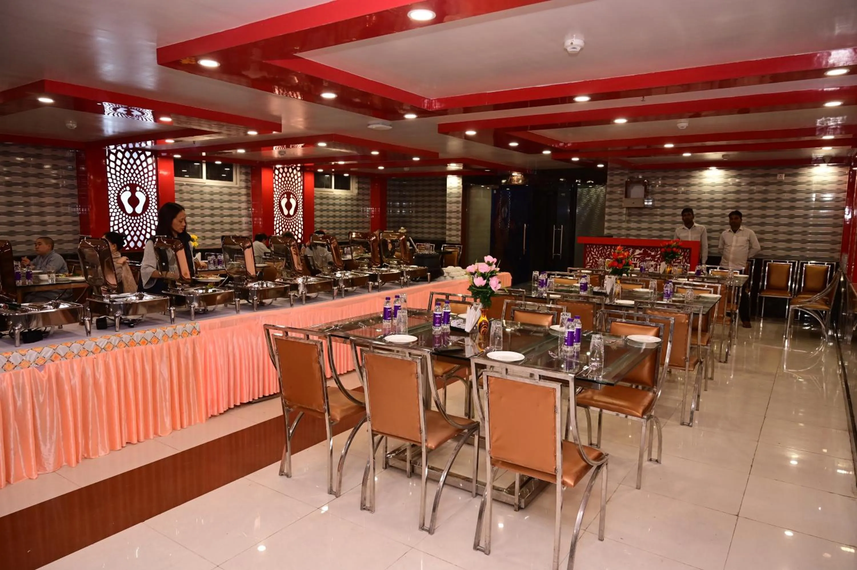 Restaurant/places to eat in HOTEL GM INTERNATIONAL