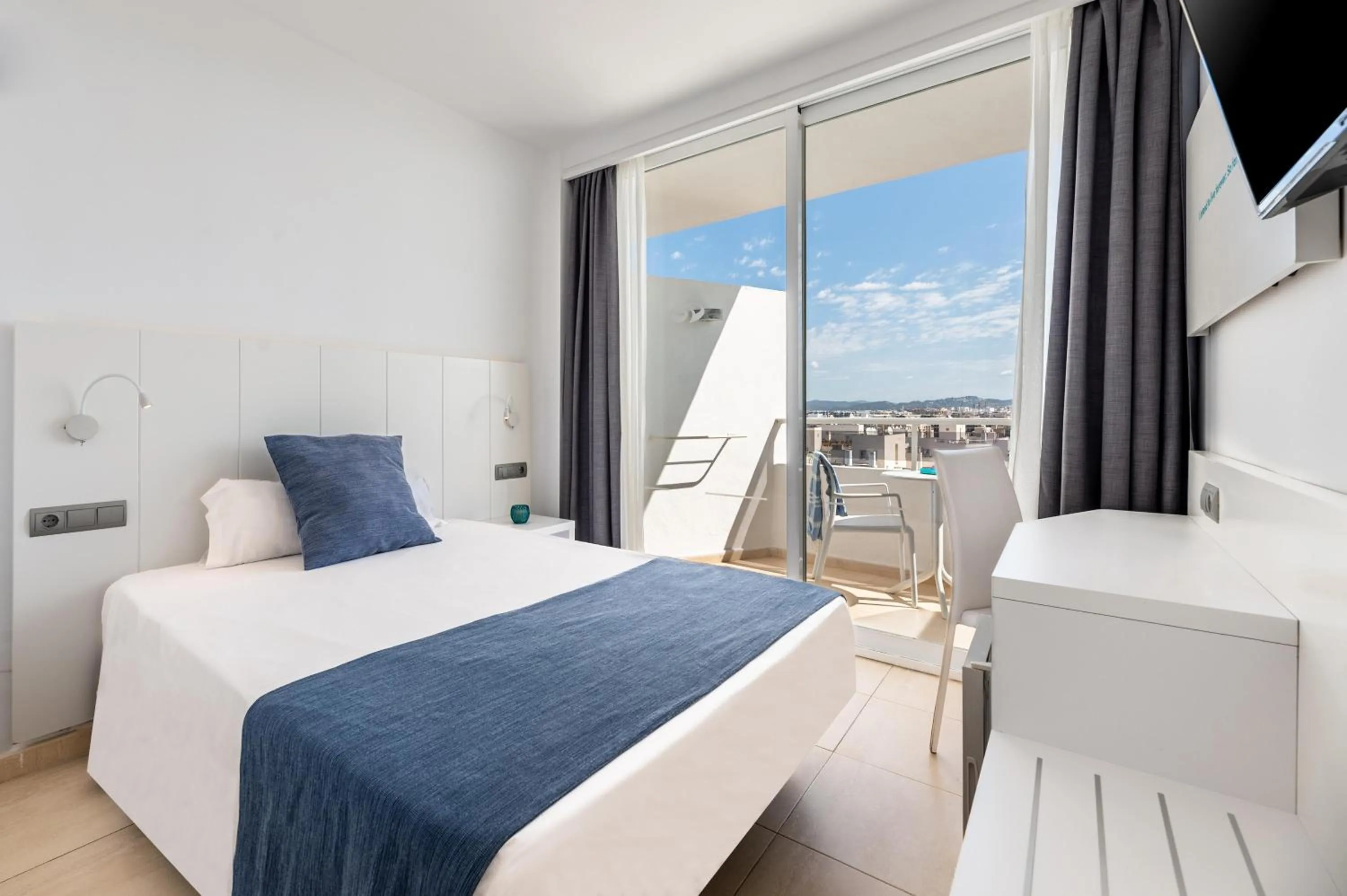 Photo of the whole room, Bed in Hotel Vibra Algarb