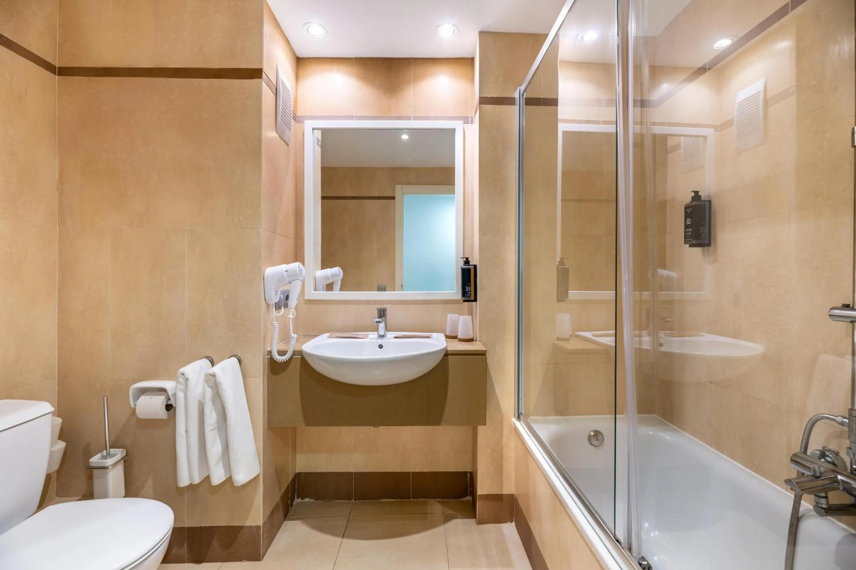 Bathroom in Hotel Vibra Algarb