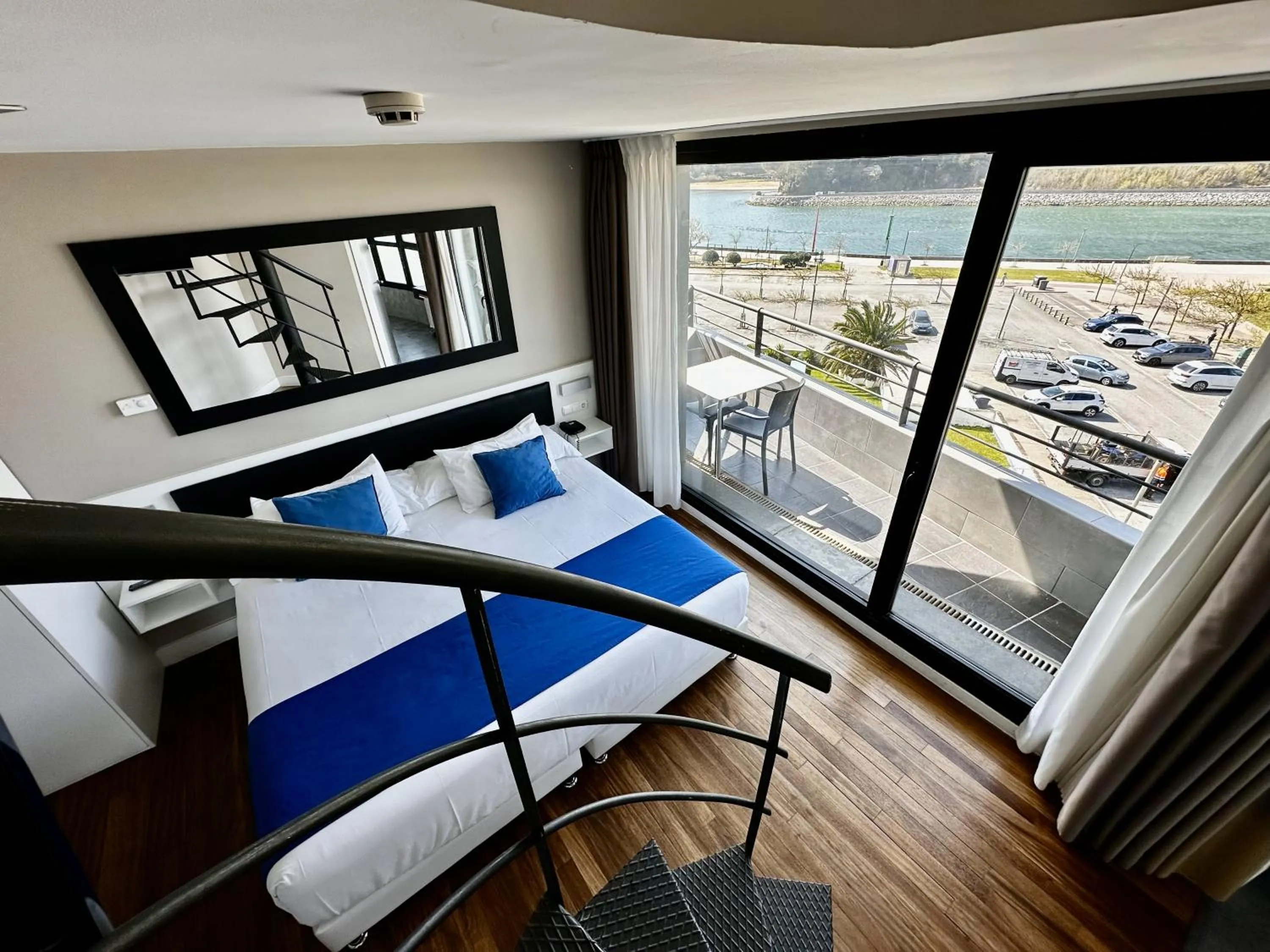 Bedroom in Hotel & Thalasso Villa Antilla - Habitaciones con Terraza - Thalasso incluida