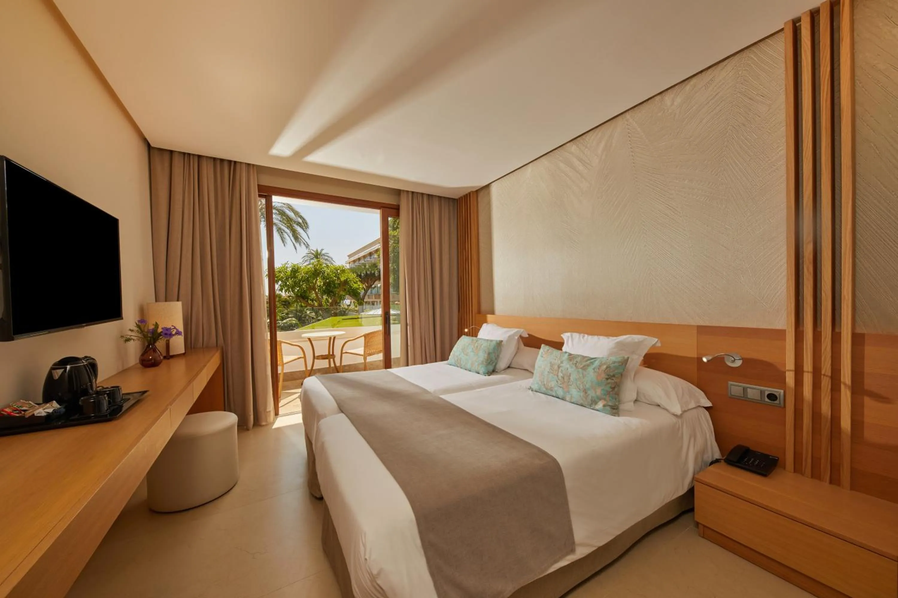 Bedroom, Bed in Hotel Son Caliu Spa Oasis