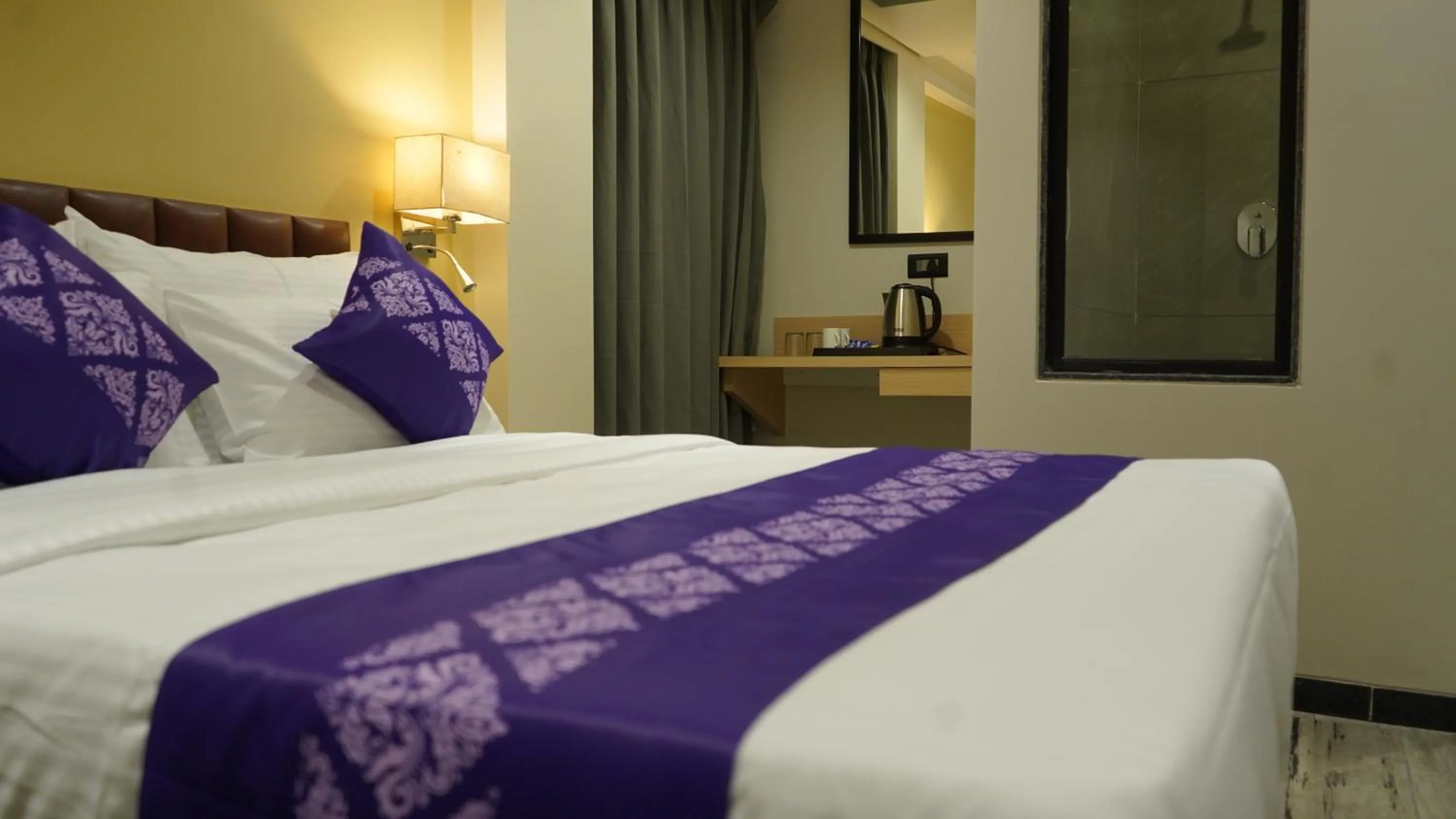 Bed in Purple Beds by VITS Dwarkesh, Surat