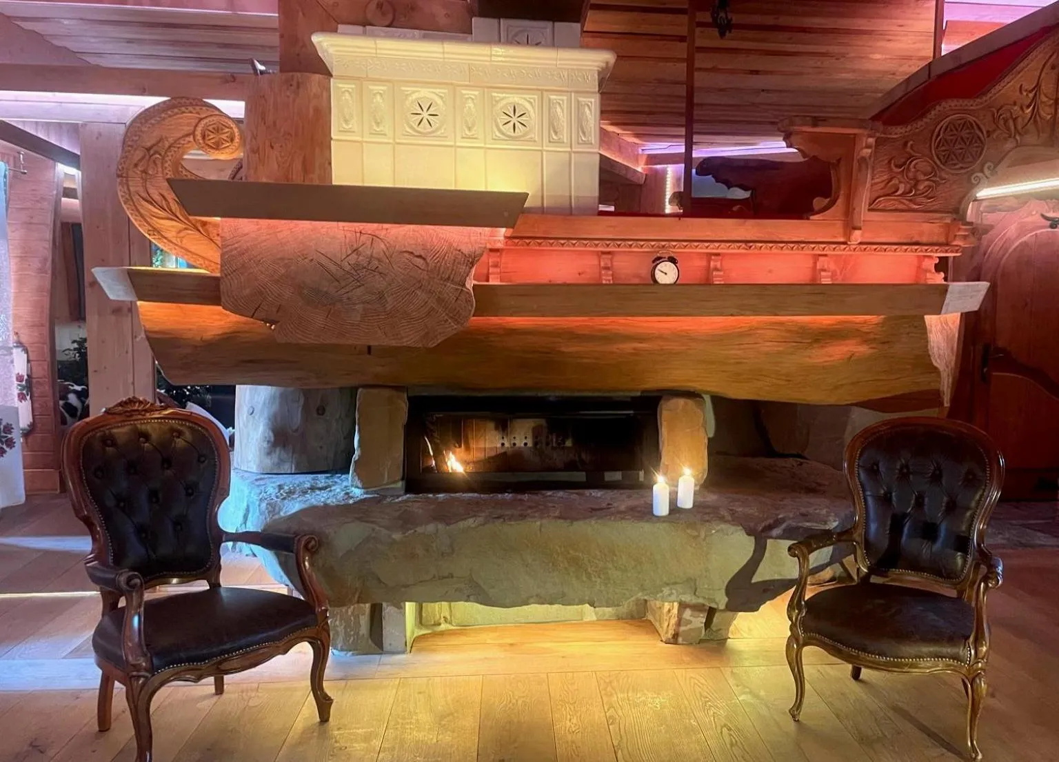 fireplace in Apartament z Innej Bajki