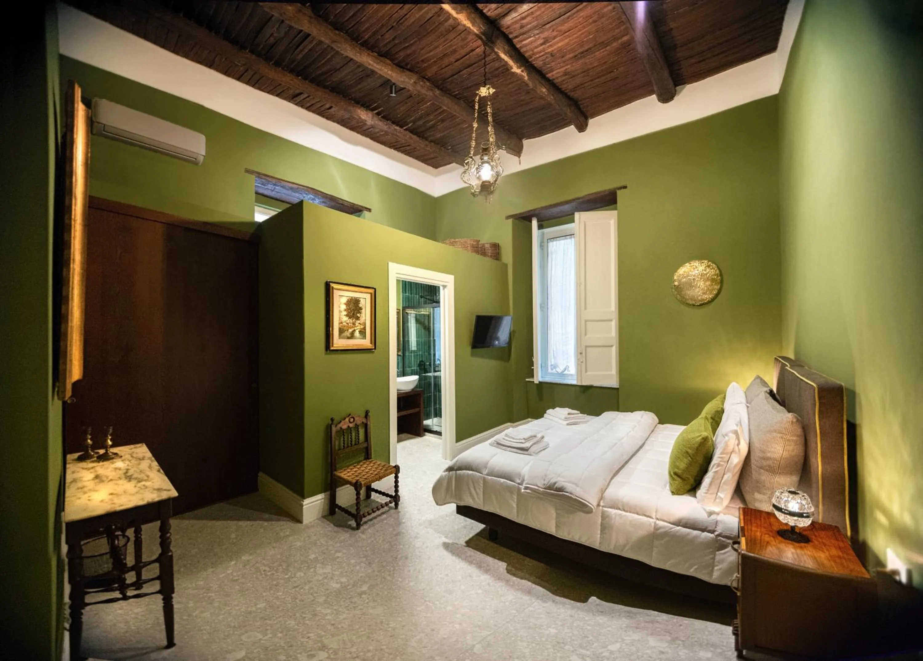 Bed in MONART HOSPITALITY Capodimonte