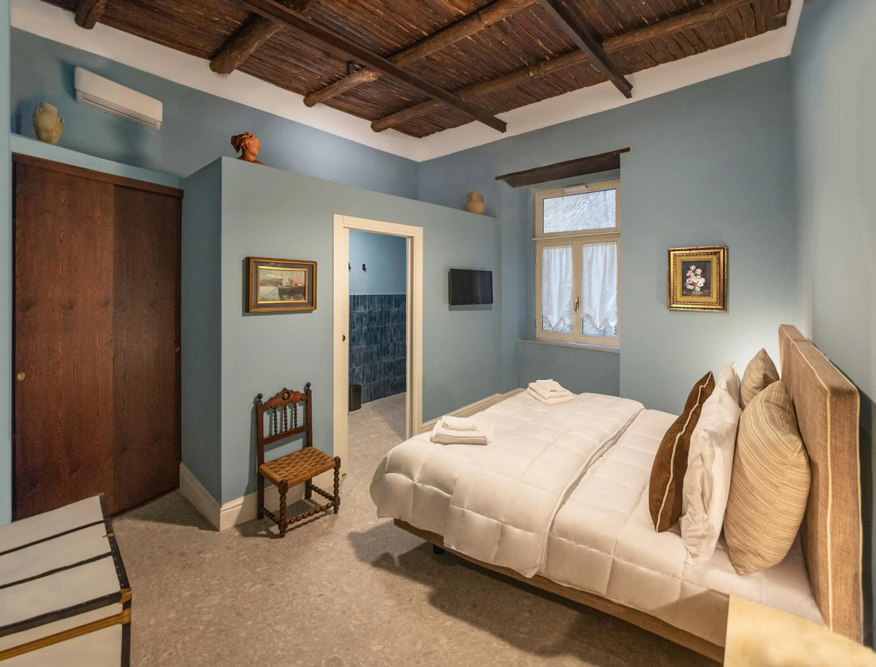 Bed in MONART HOSPITALITY Capodimonte