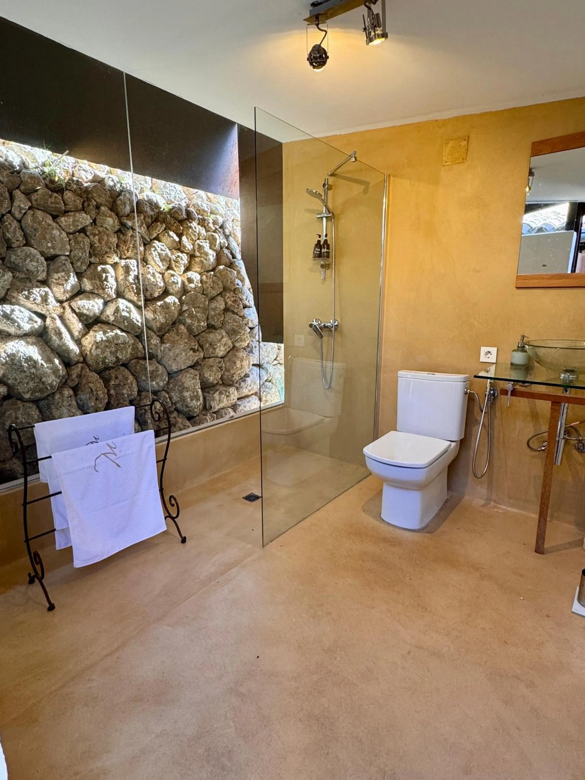 Public Bath in Mirabó de Valldemossa