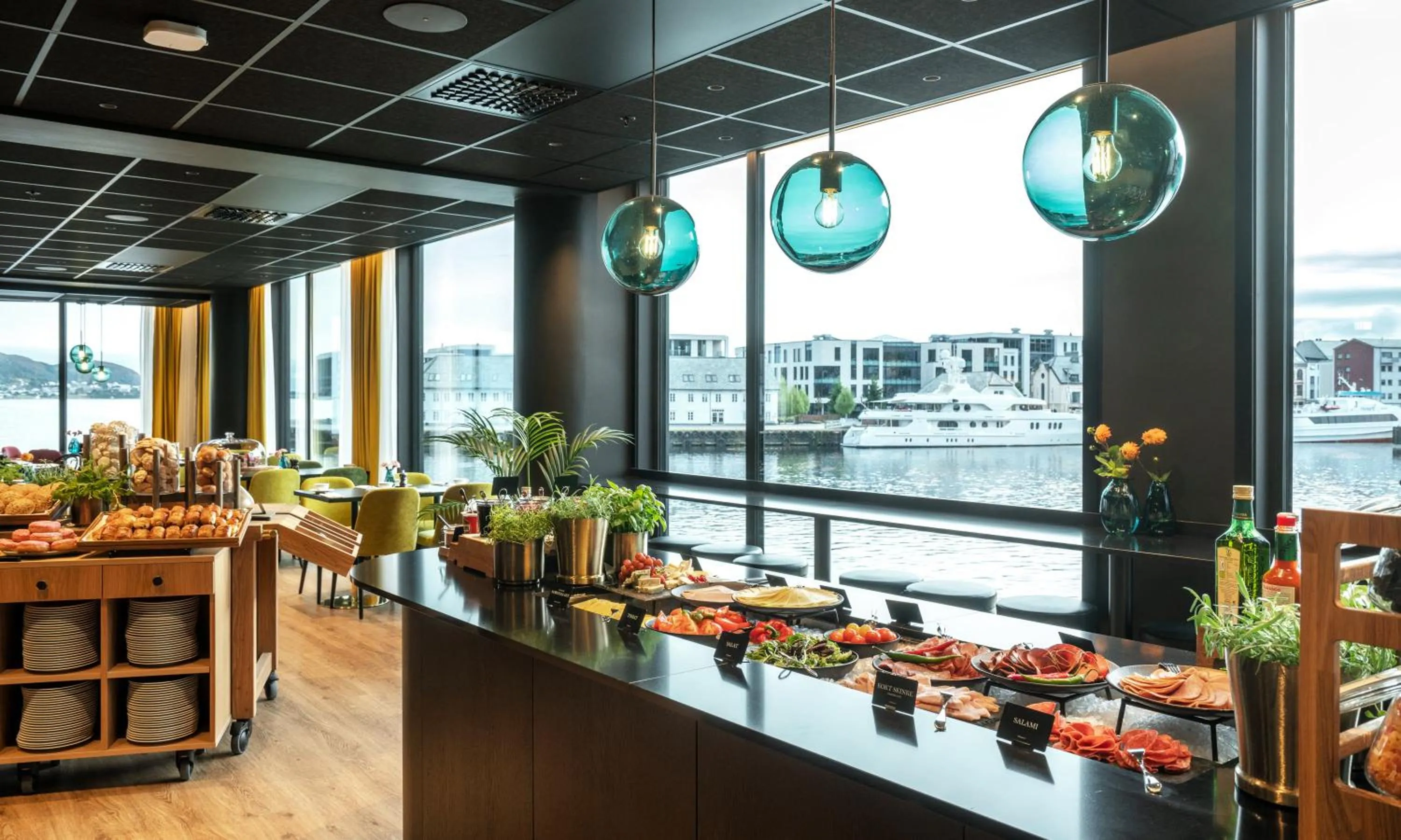 Restaurant/places to eat in Thon Hotel Ålesund