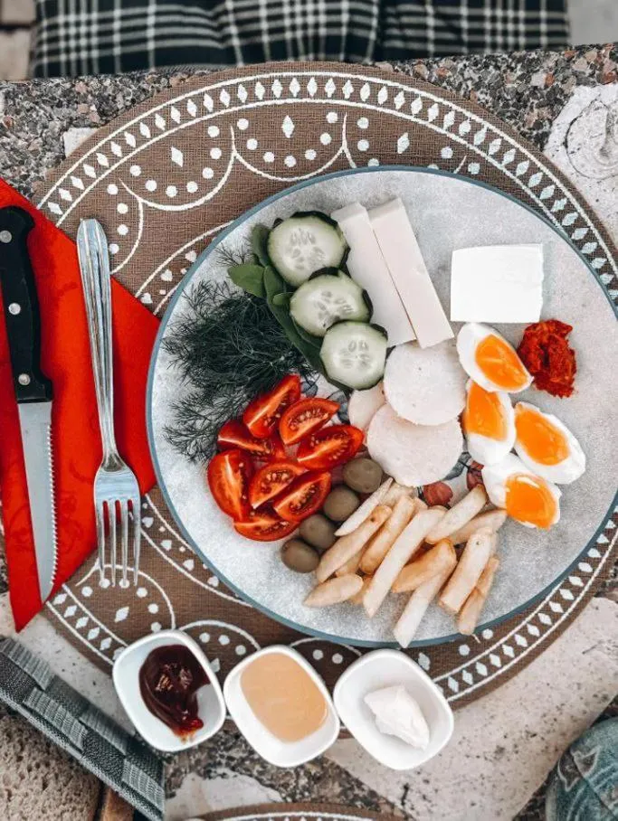 Breakfast in Serenita Stone House