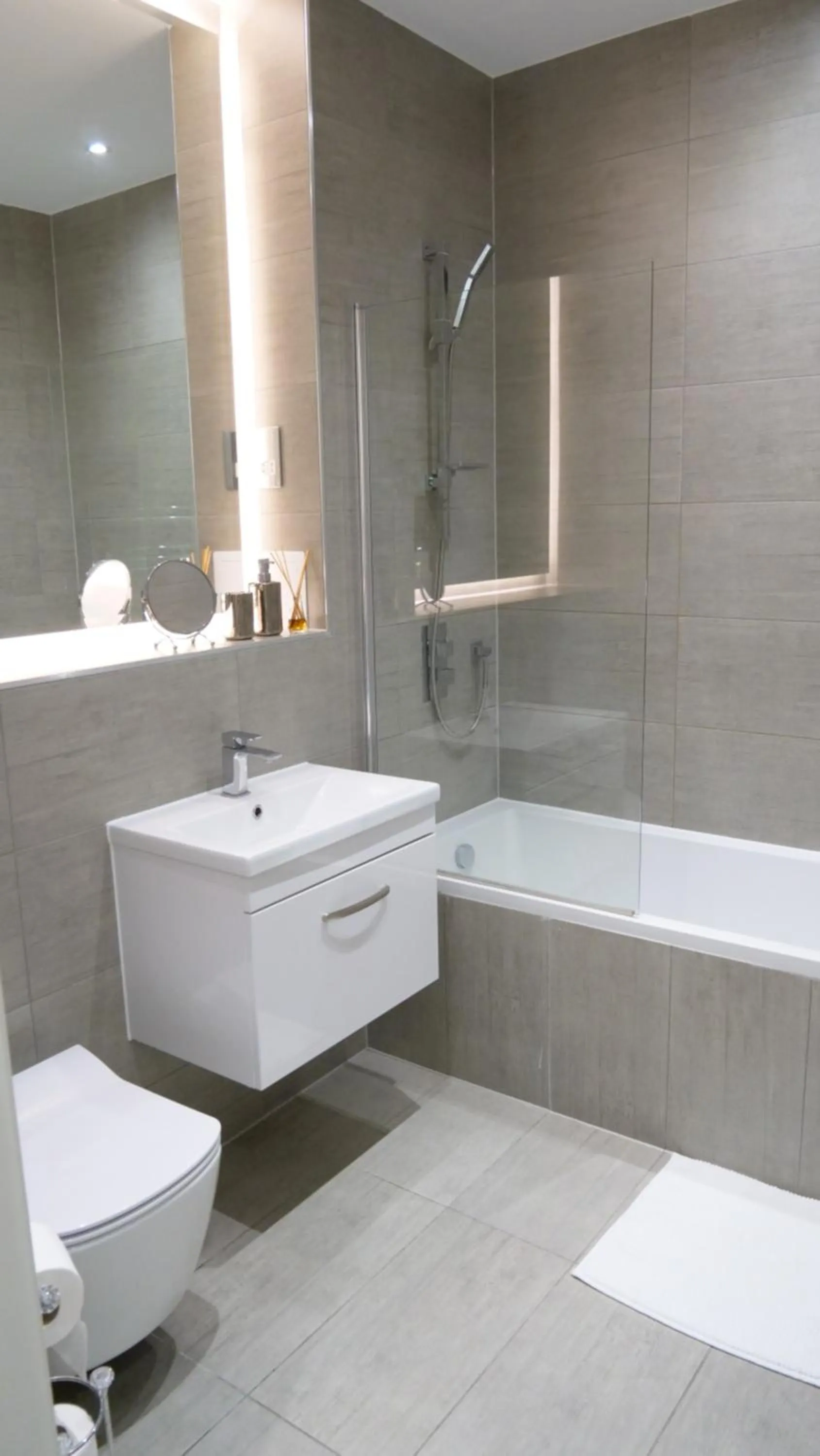 Bathroom in Stylish 2 bedrooms, 2 bathrooms with workspace in Milton Keynes