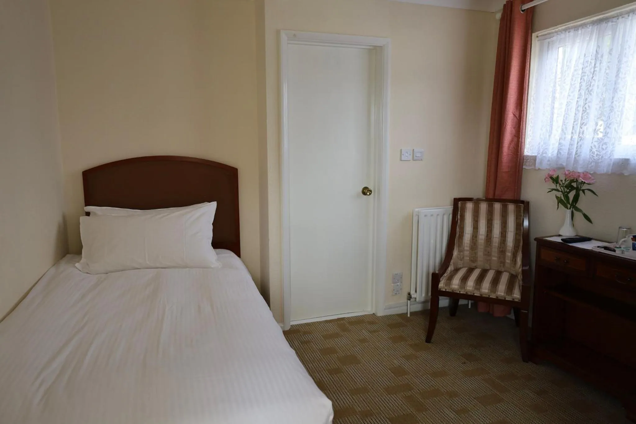 Bed in Botleigh Grange Hotel