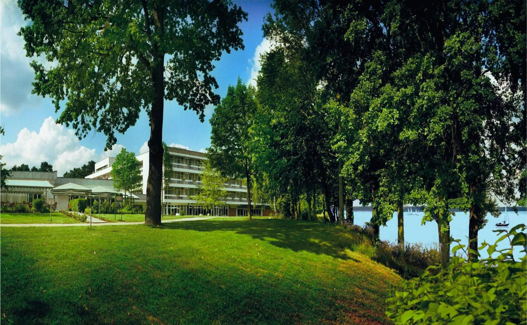 Property building in Müggelseeperle