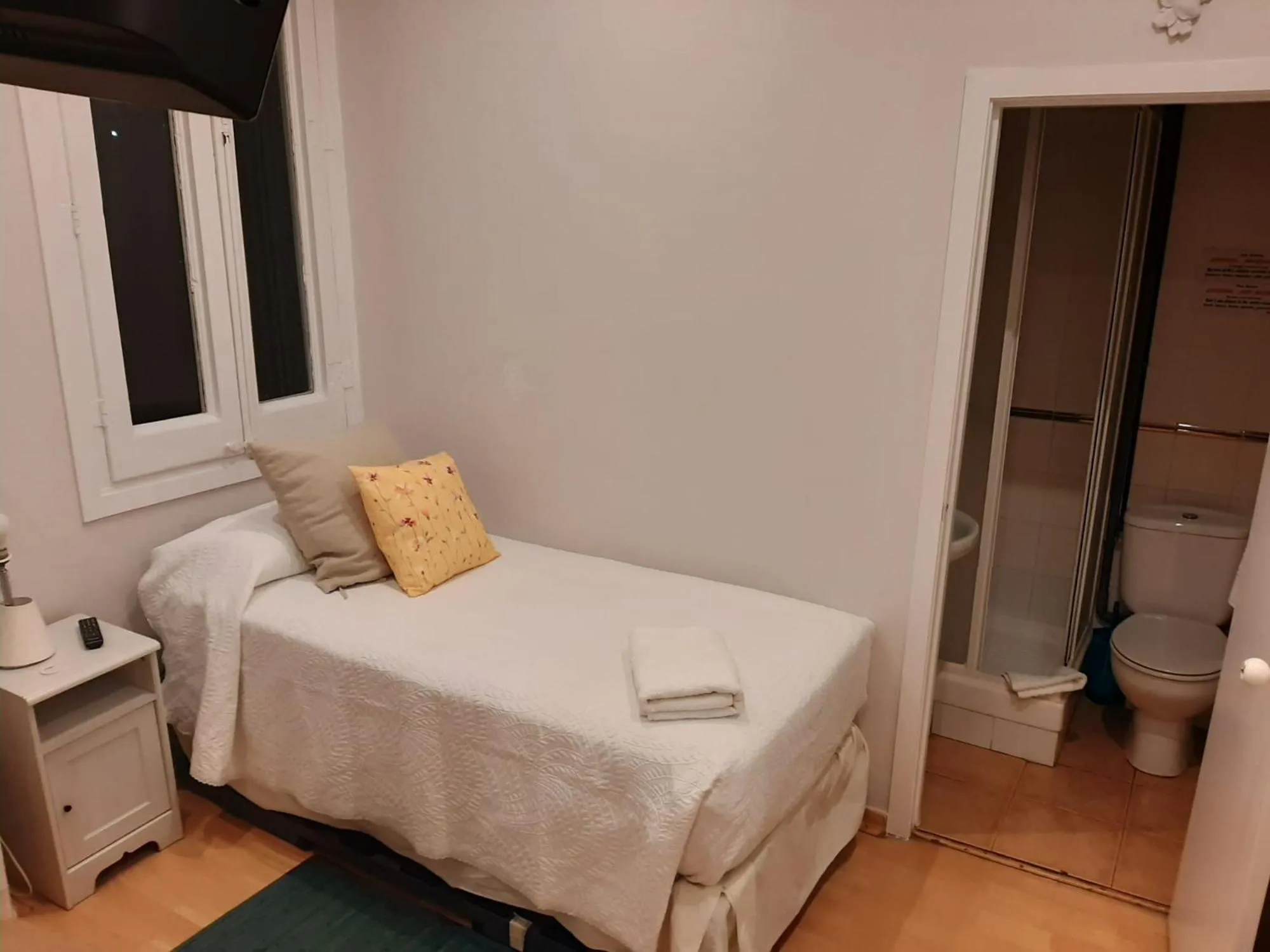 Bed in Casa Consell Gran Via, Guest House