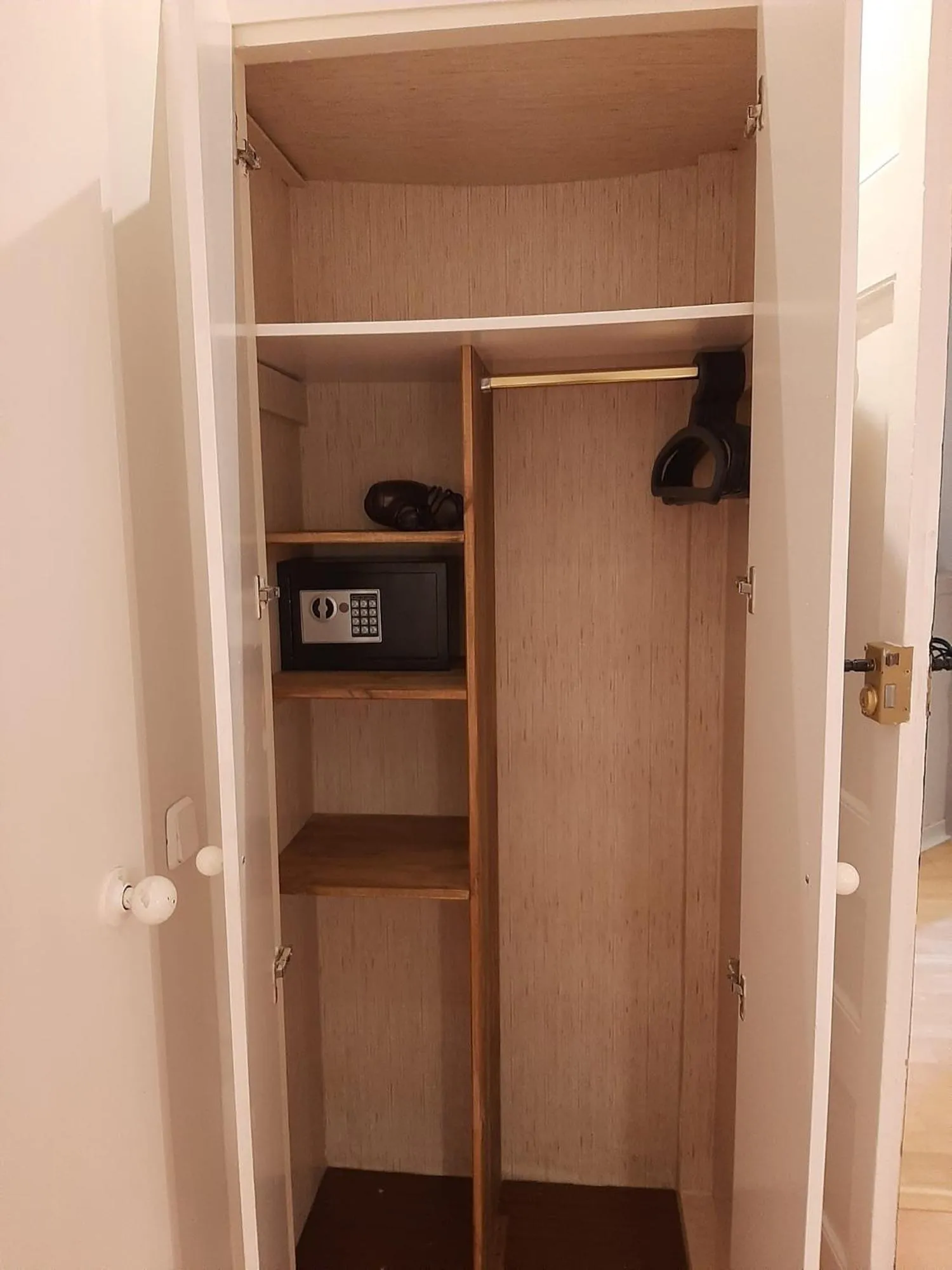 Decorative detail in Casa Consell Gran Via, Guest House