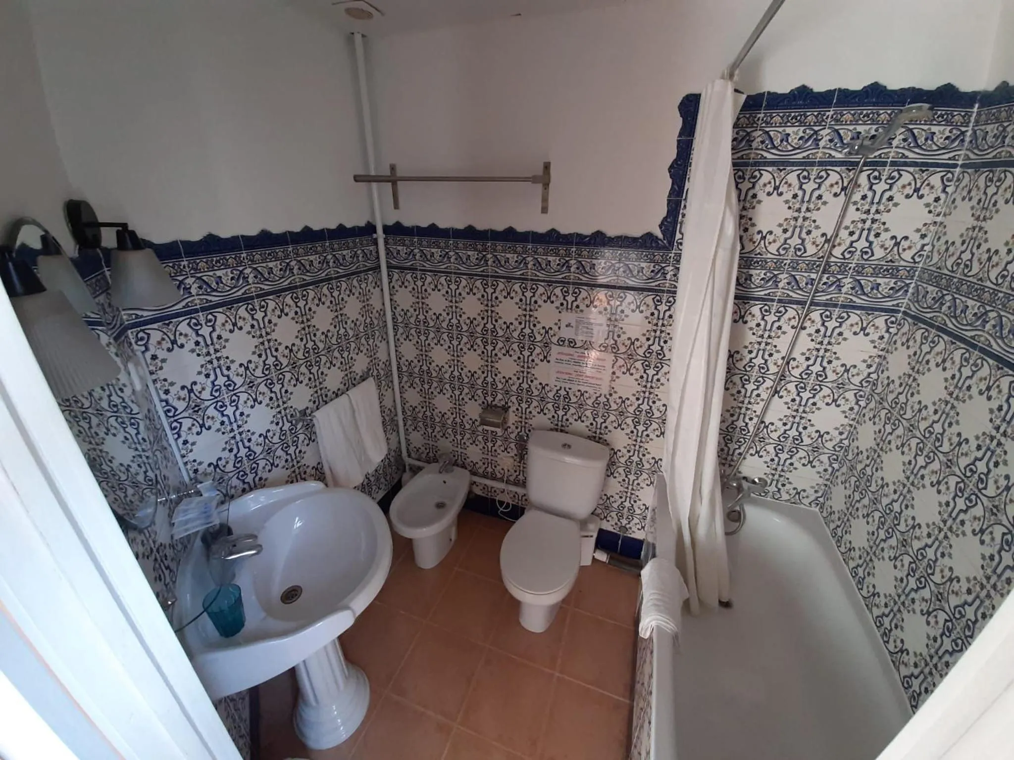 Bathroom in Casa Consell Gran Via, Guest House