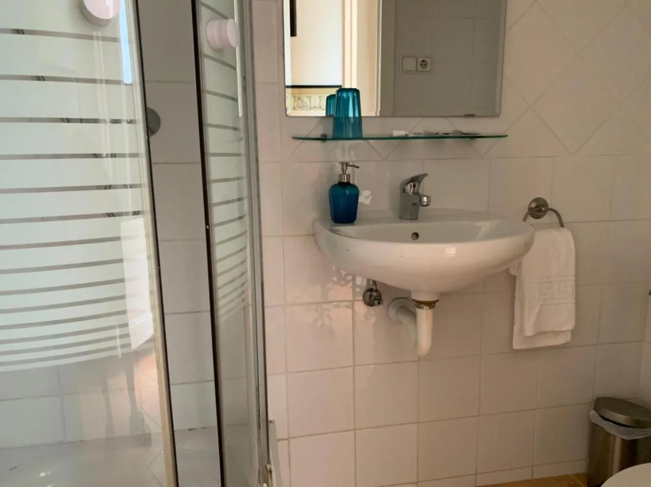 Bathroom in Casa Consell Gran Via, Guest House