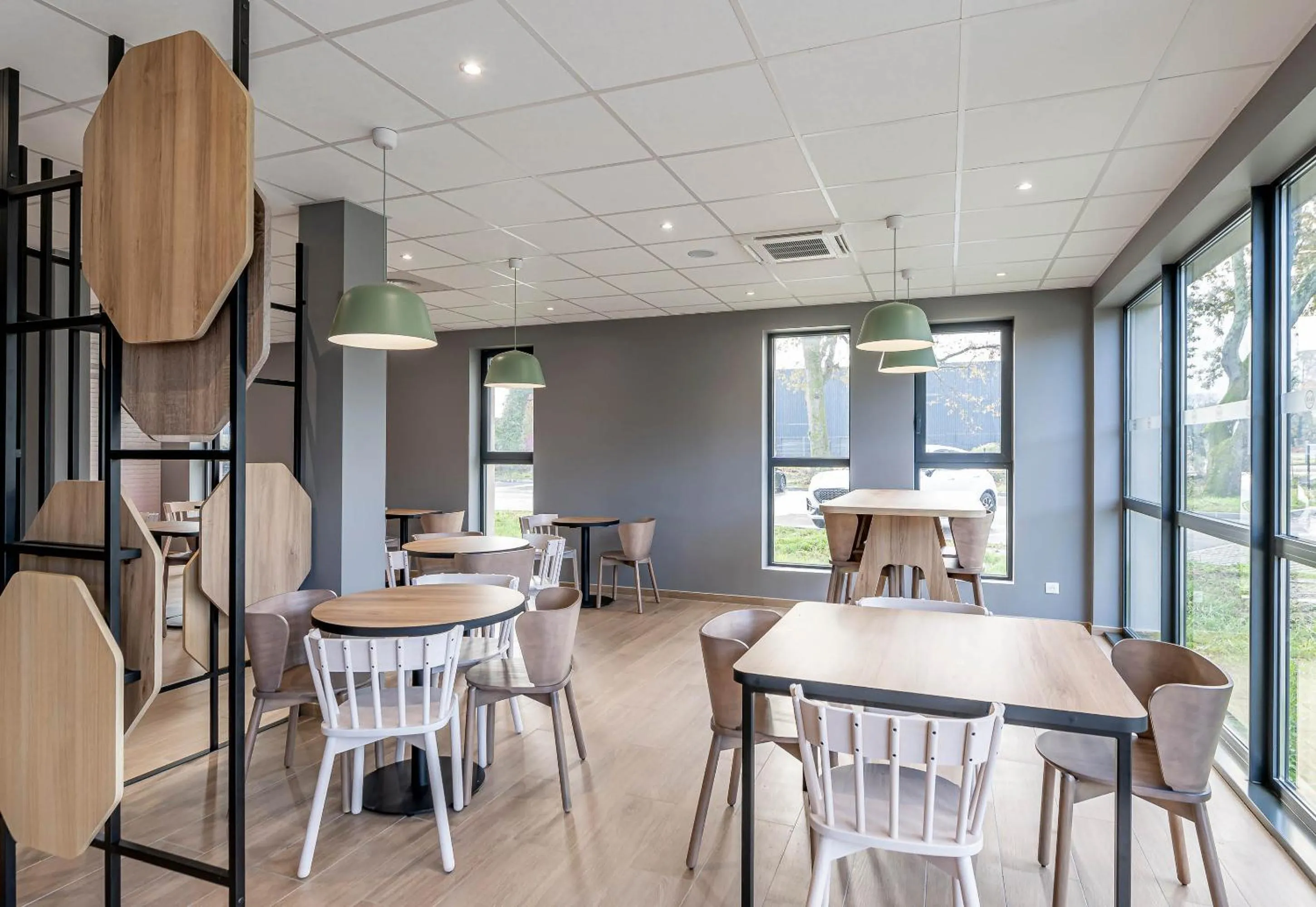 Restaurant/places to eat in B&B HOTEL Bordeaux Saint André de Cubzac