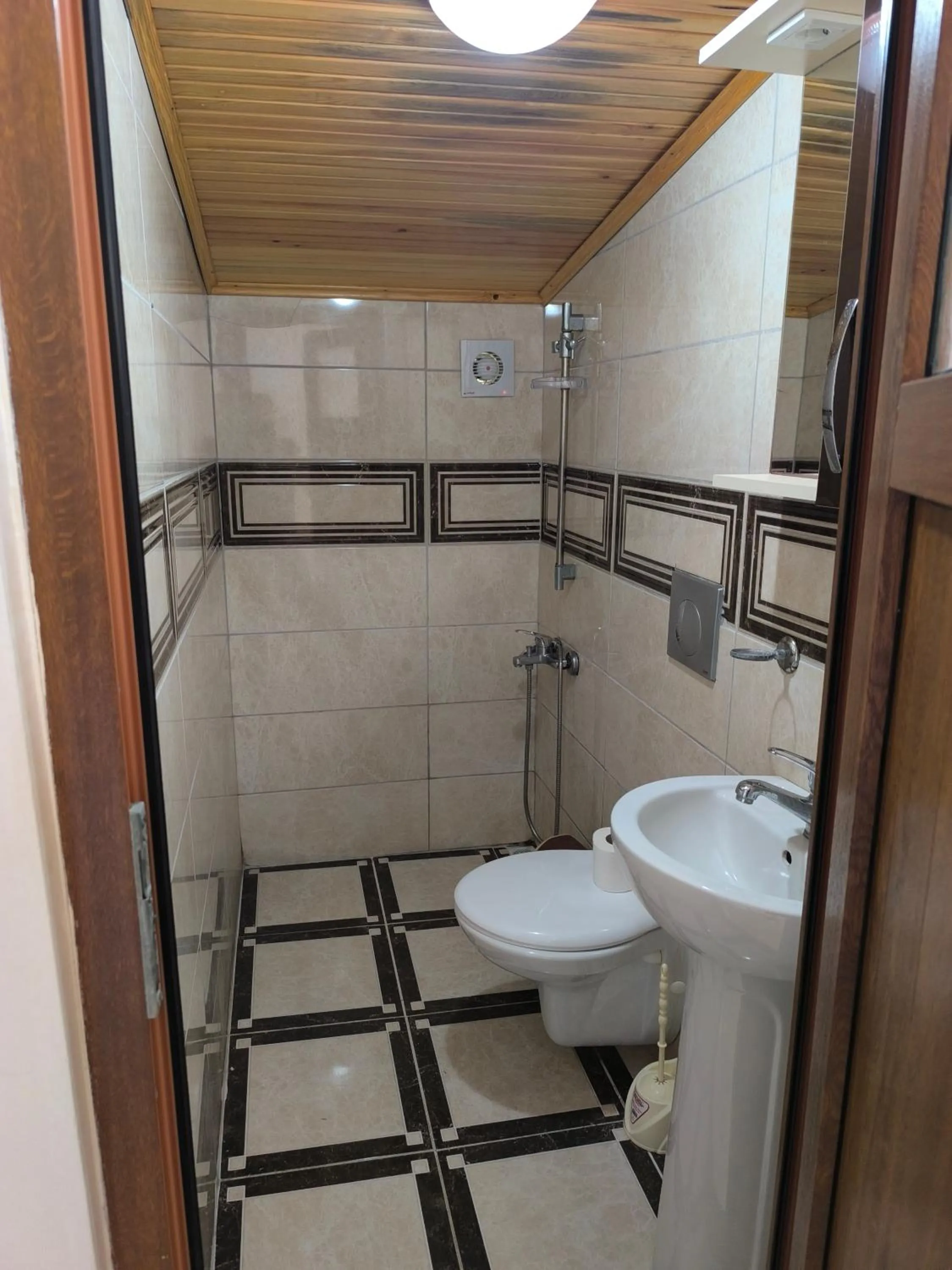 Shower in Avşar Apart Motel