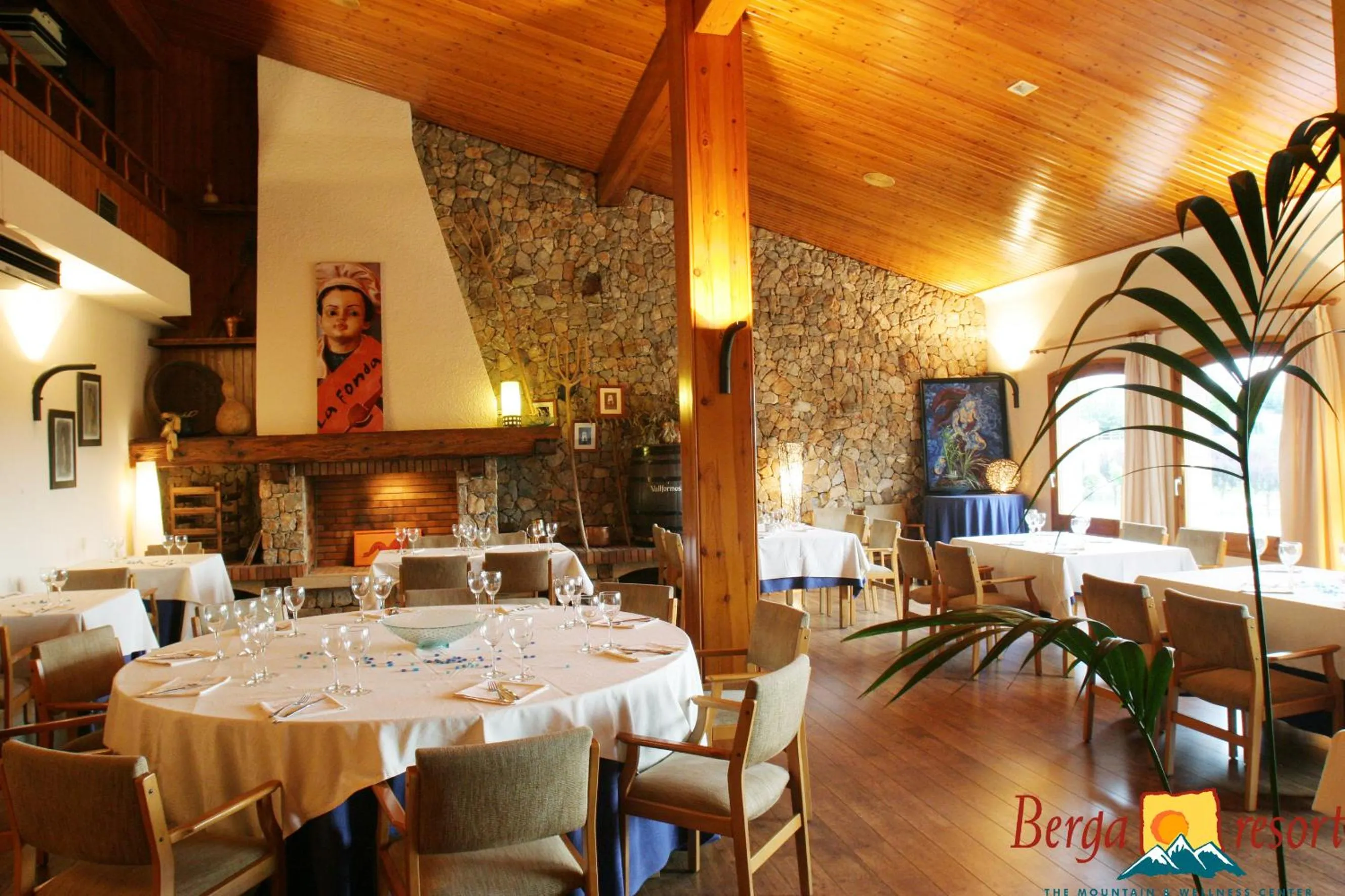Restaurant/places to eat in Berga Resort