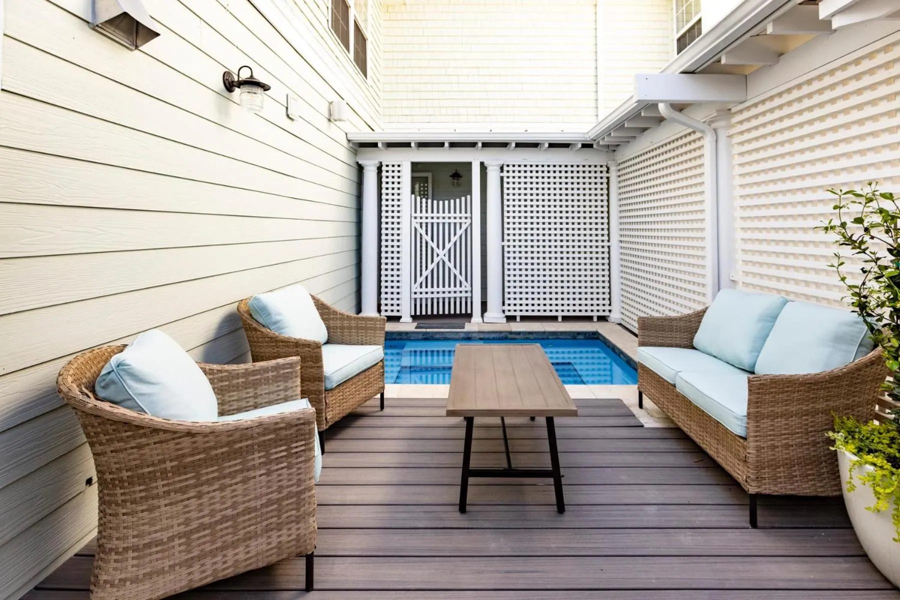 Newcastle 106 Inn at Old Beach