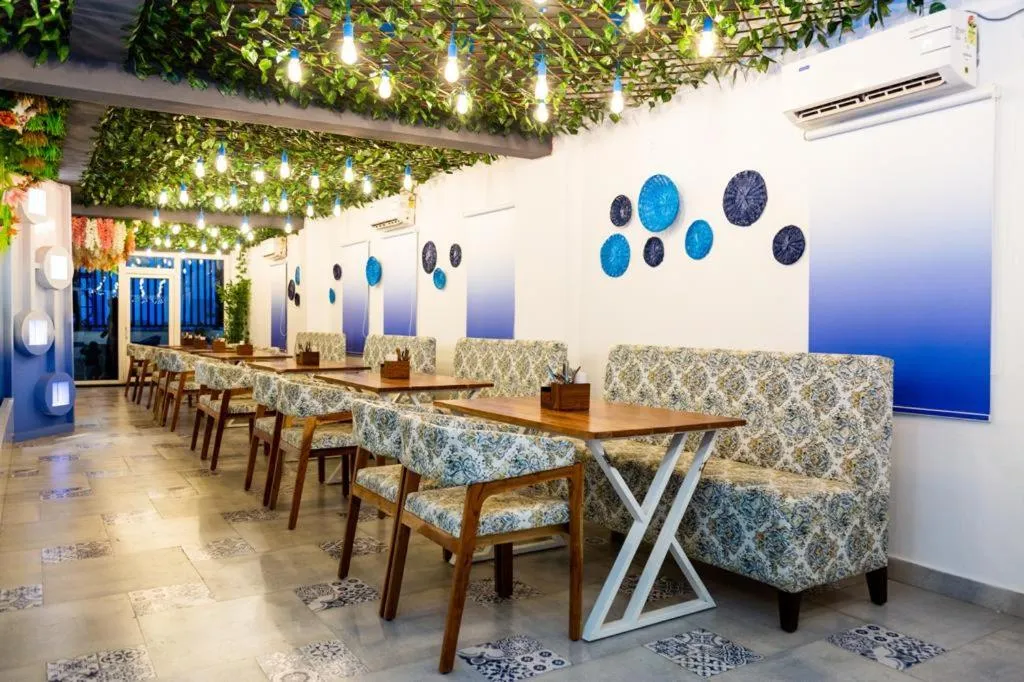 Property building in Hotel Lake View Airport zone