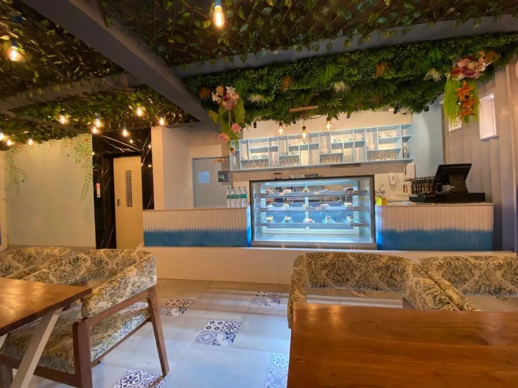 Property building in Hotel Lake View Airport zone