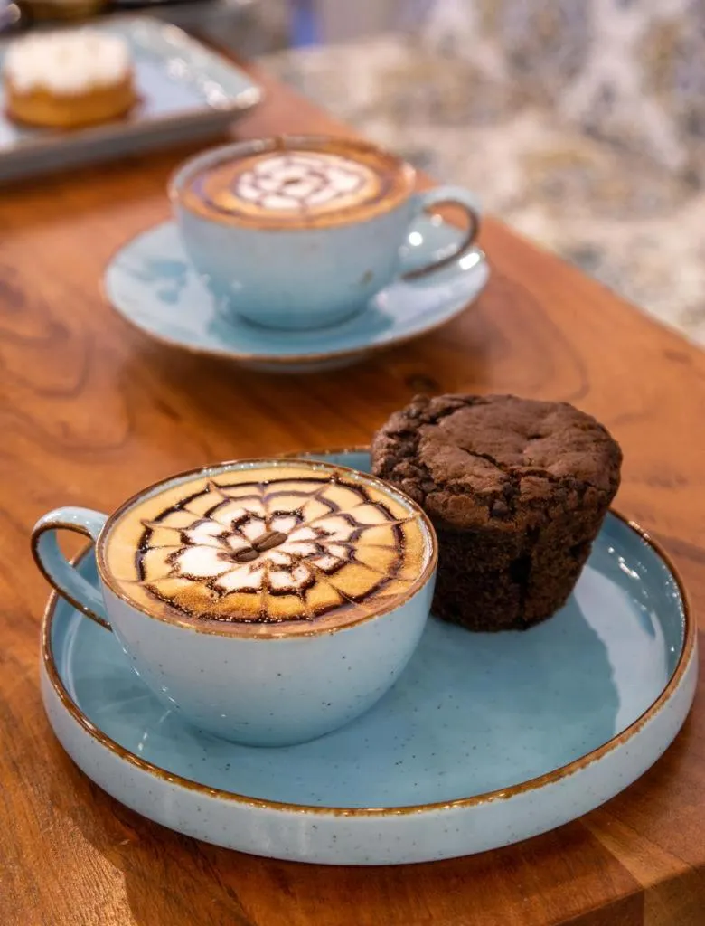 Property building in Hotel Lake View Airport zone