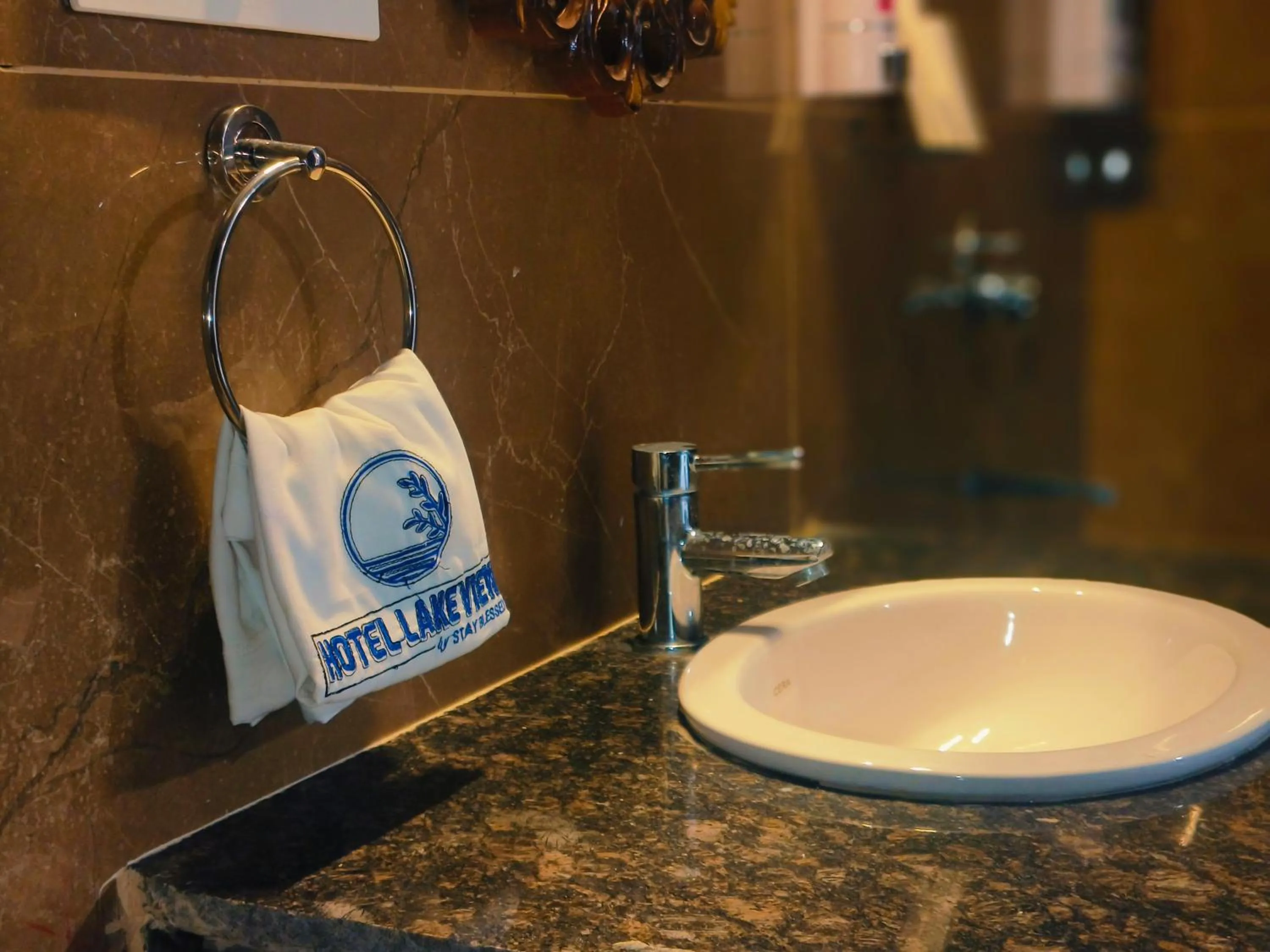 Bathroom in Hotel Lake View Airport zone