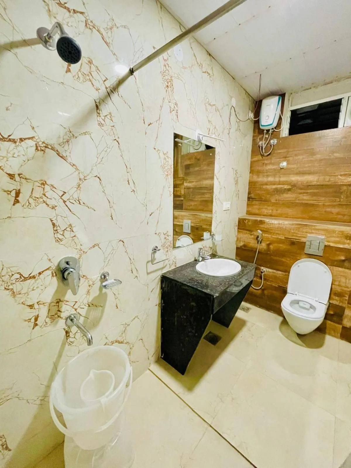 Toilet in Hotel Lake View Airport zone