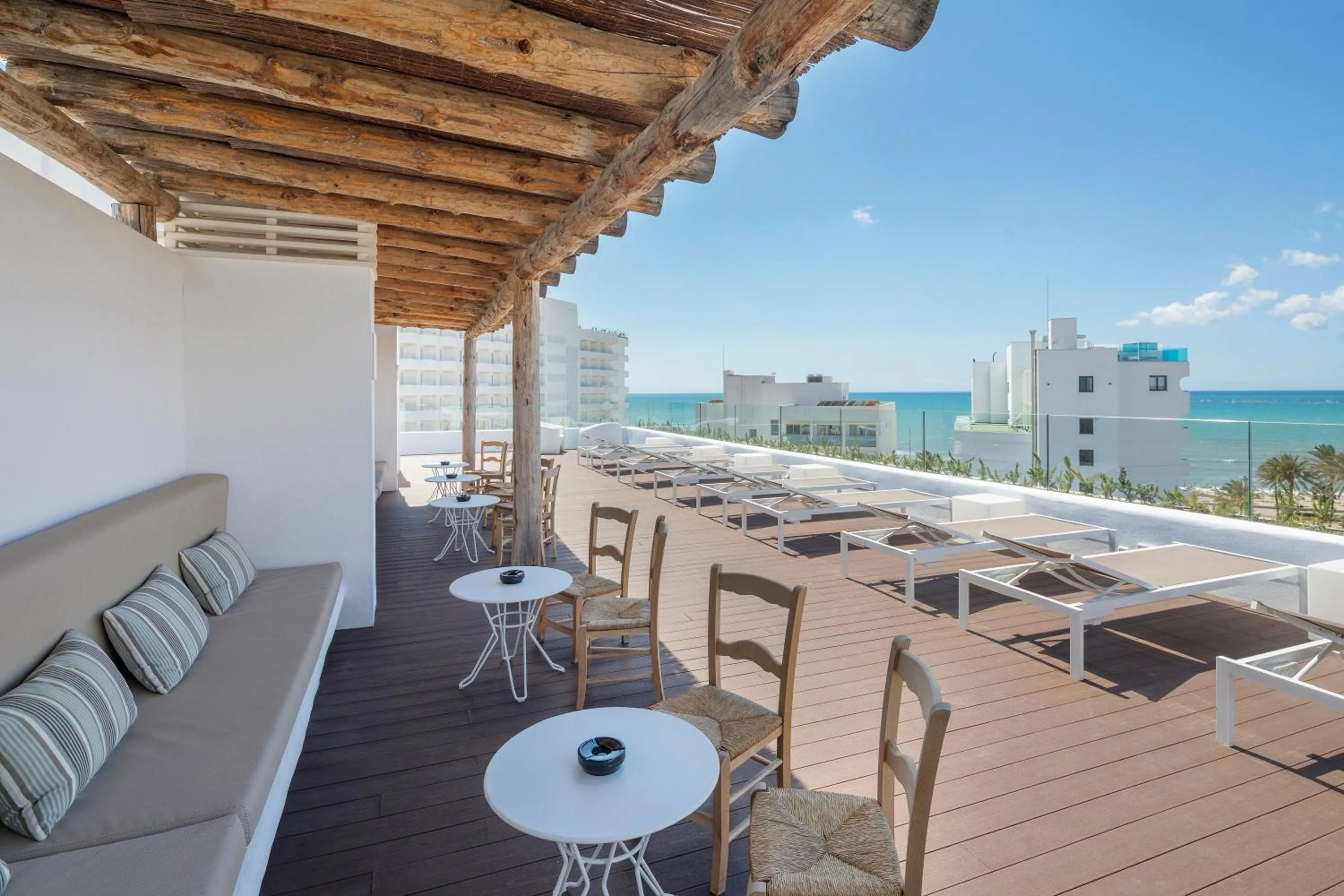 Area and facilities in HM Balanguera Beach - Adults Only