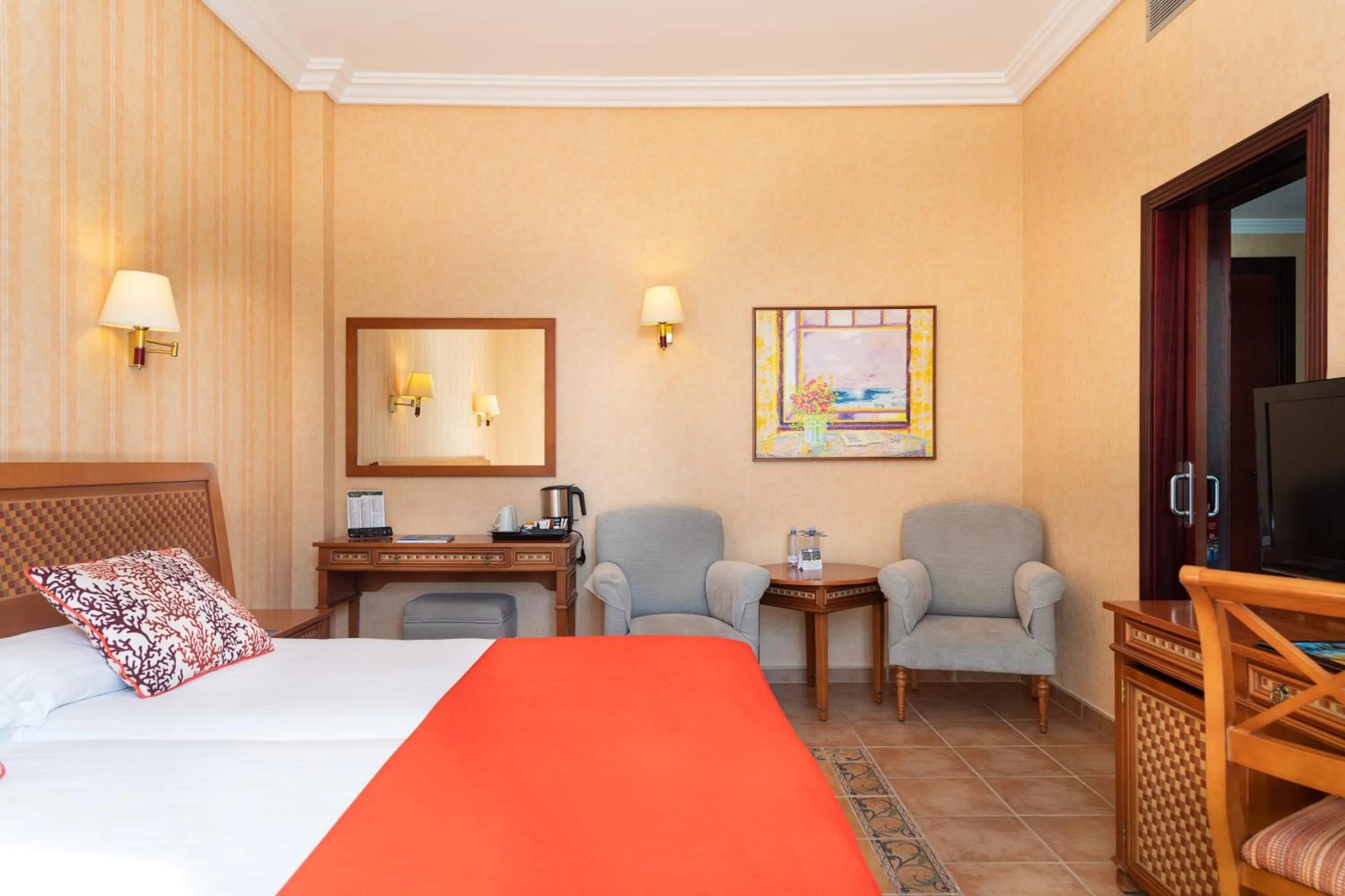 Coffee/tea facilities, Bed in Hotel Cordial Mogán Playa