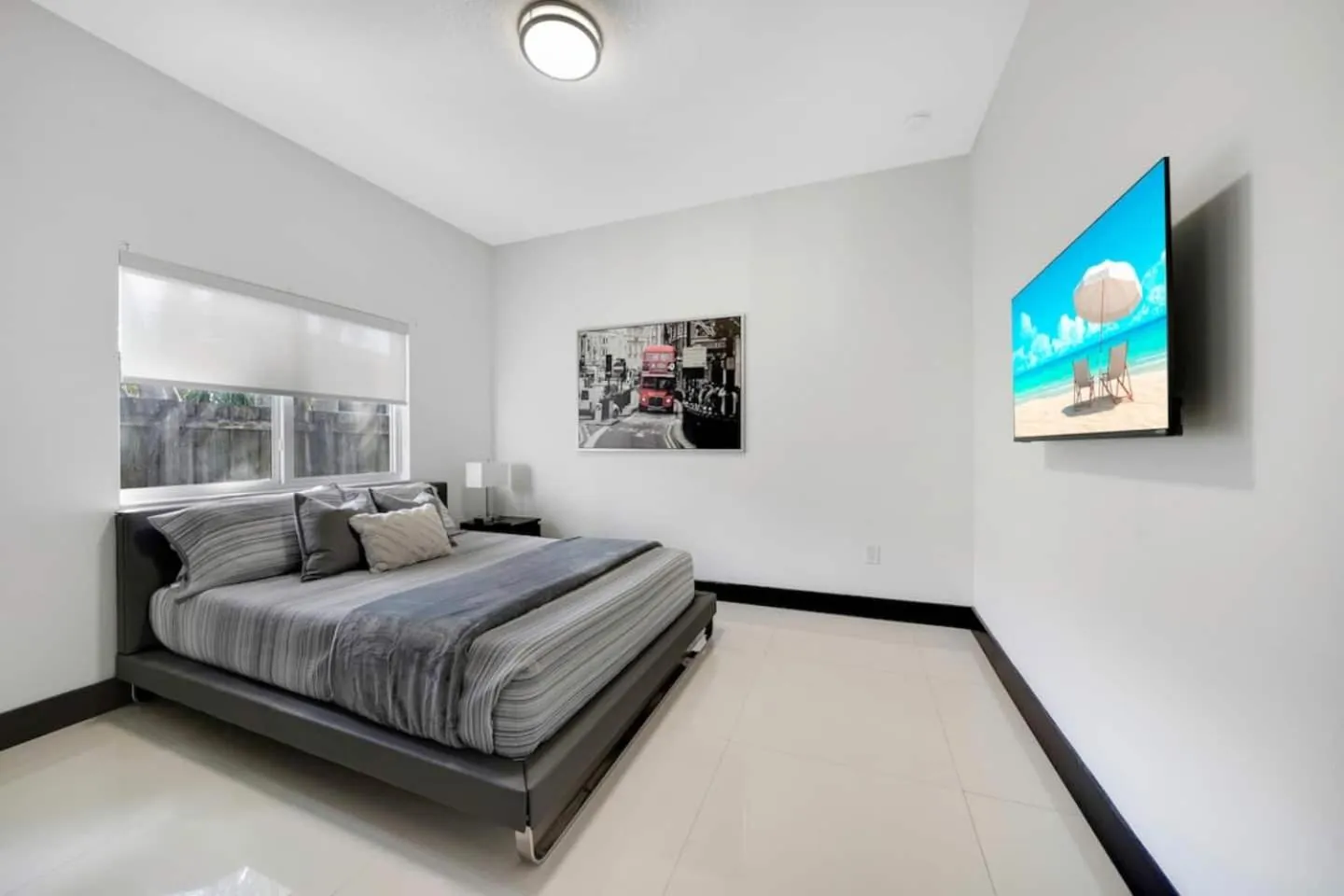 Bed in Luxury home w pool by PMI