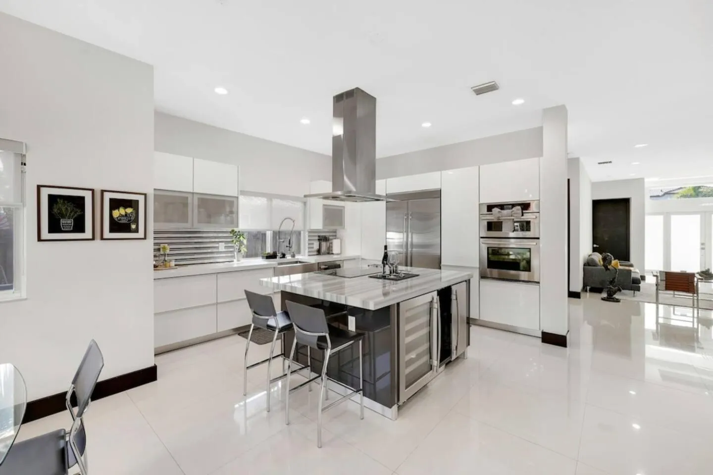 Luxury home w pool by PMI