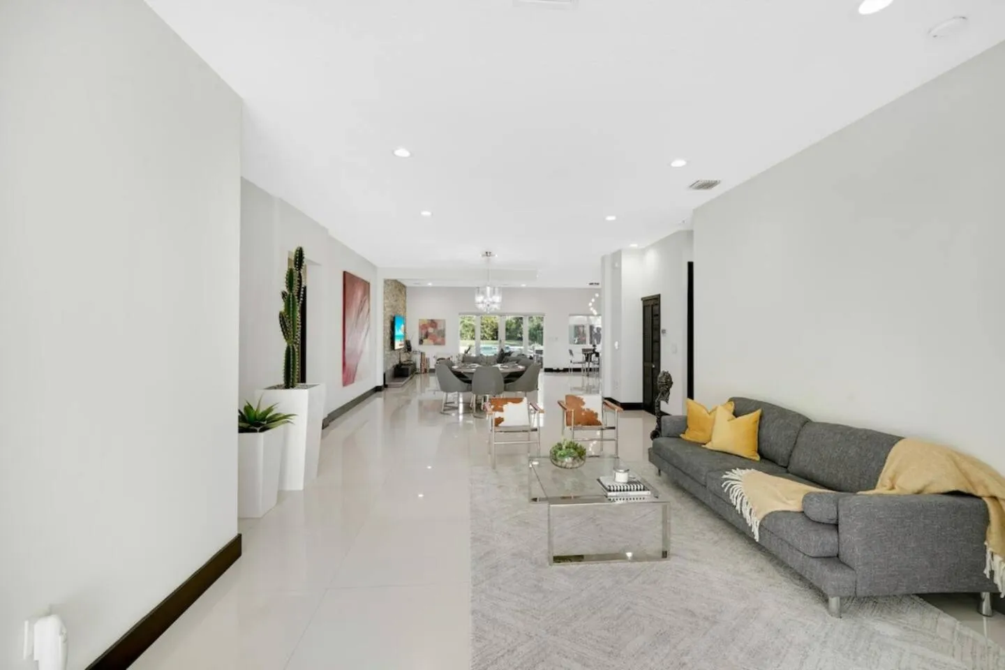 Luxury home w pool by PMI