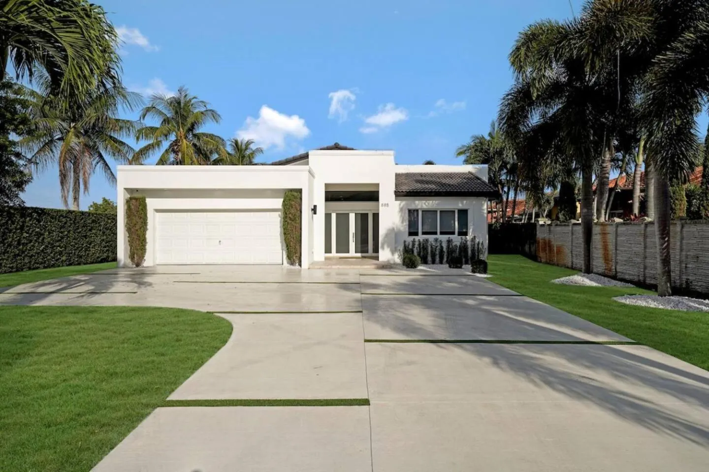 Luxury home w pool by PMI