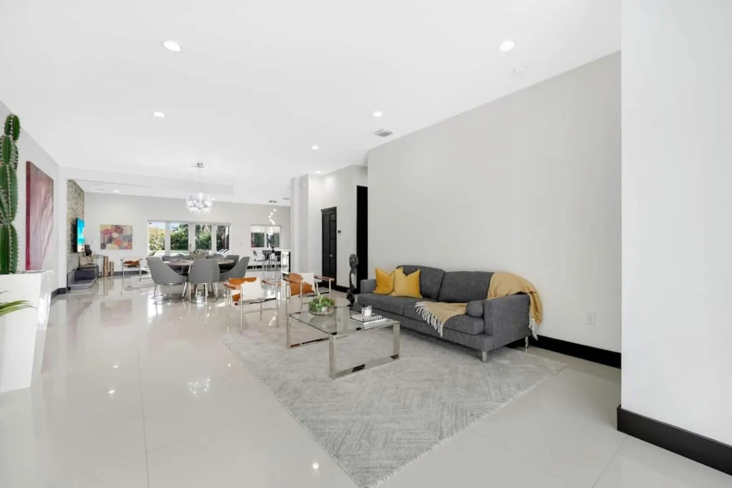 Luxury home w pool by PMI