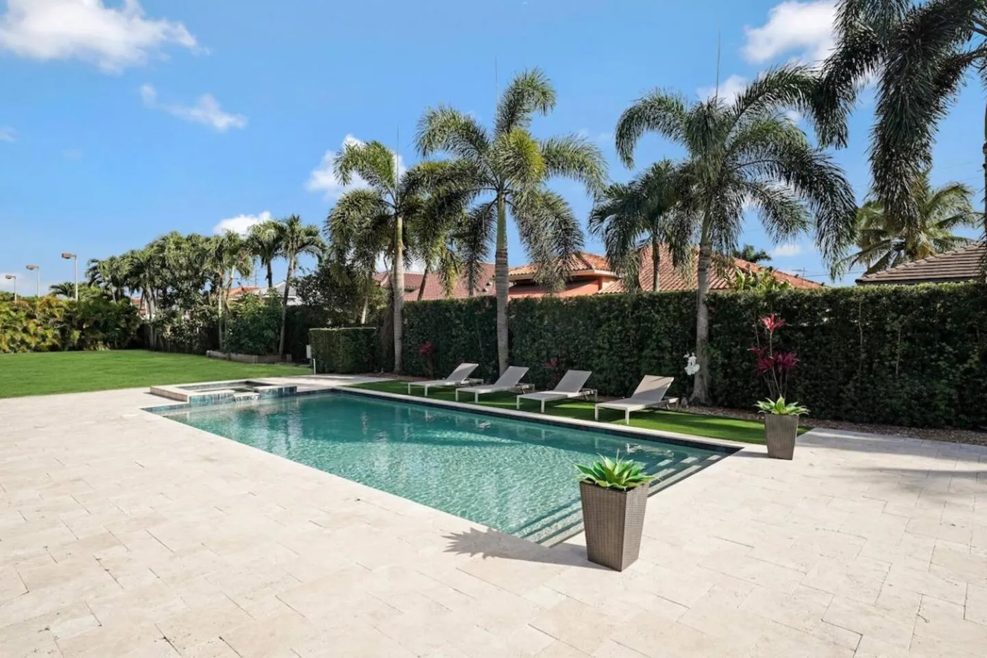 Luxury home w pool by PMI