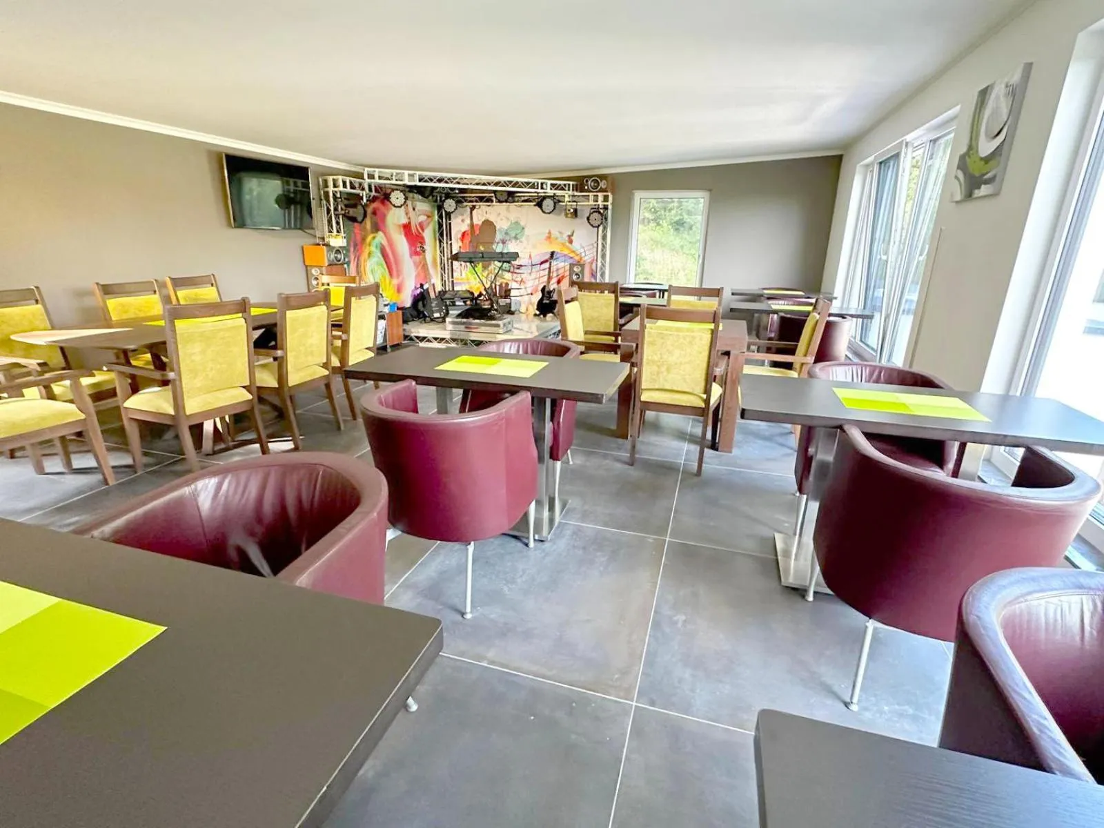 Restaurant/places to eat in Gästehotel Lucendi Premium Lounge