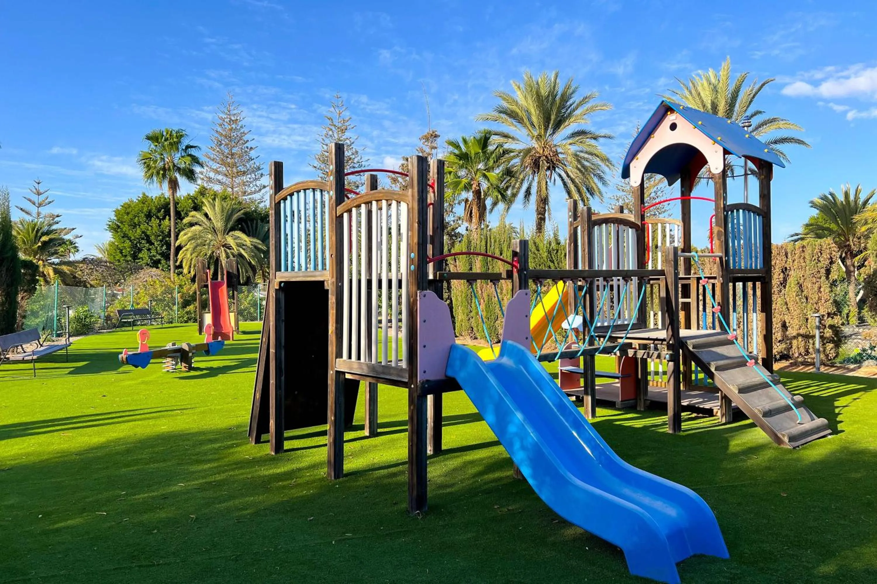 Children play ground in Bungalows Cordial Biarritz
