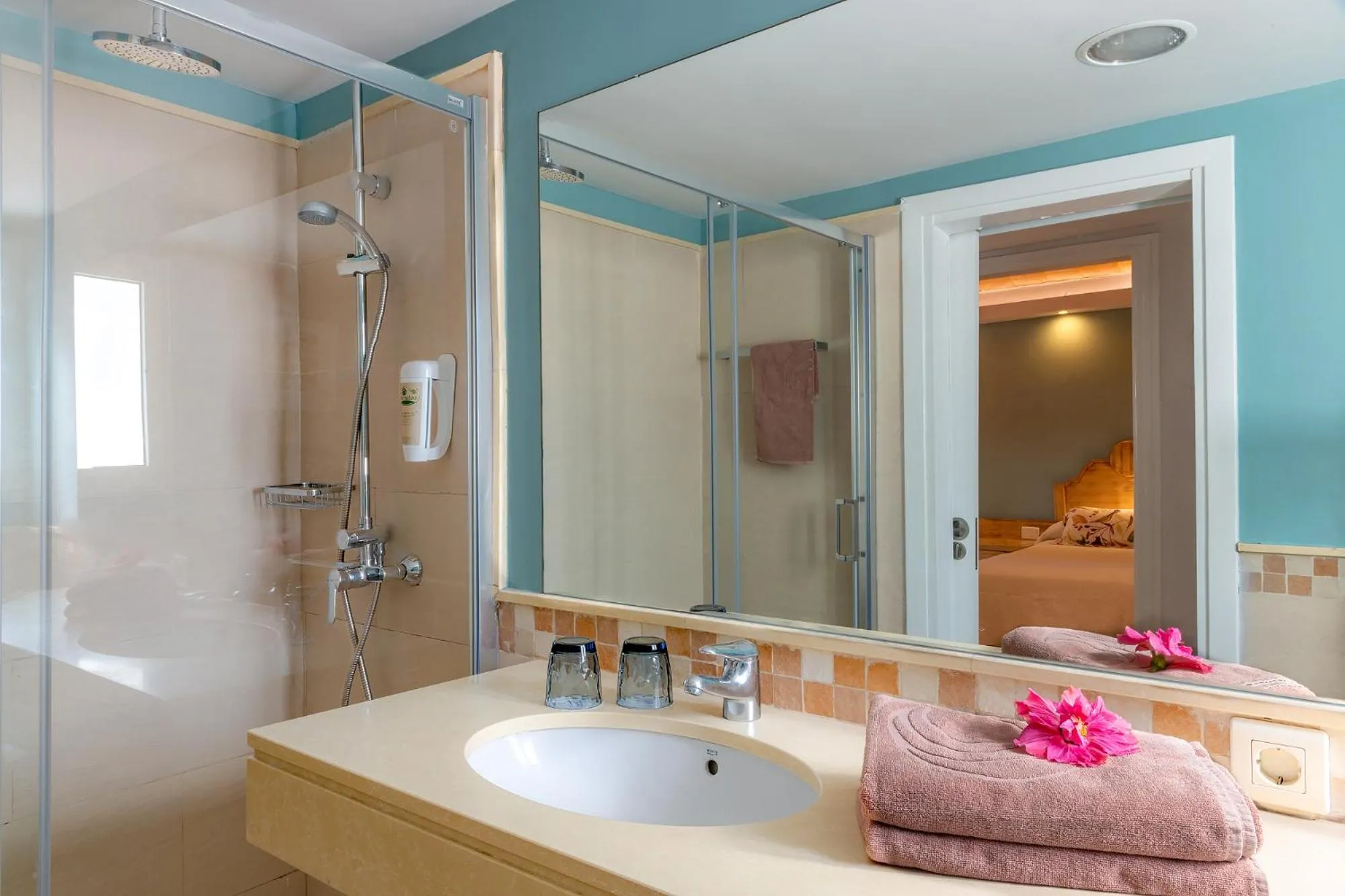 Bathroom in Bungalows Cordial Biarritz