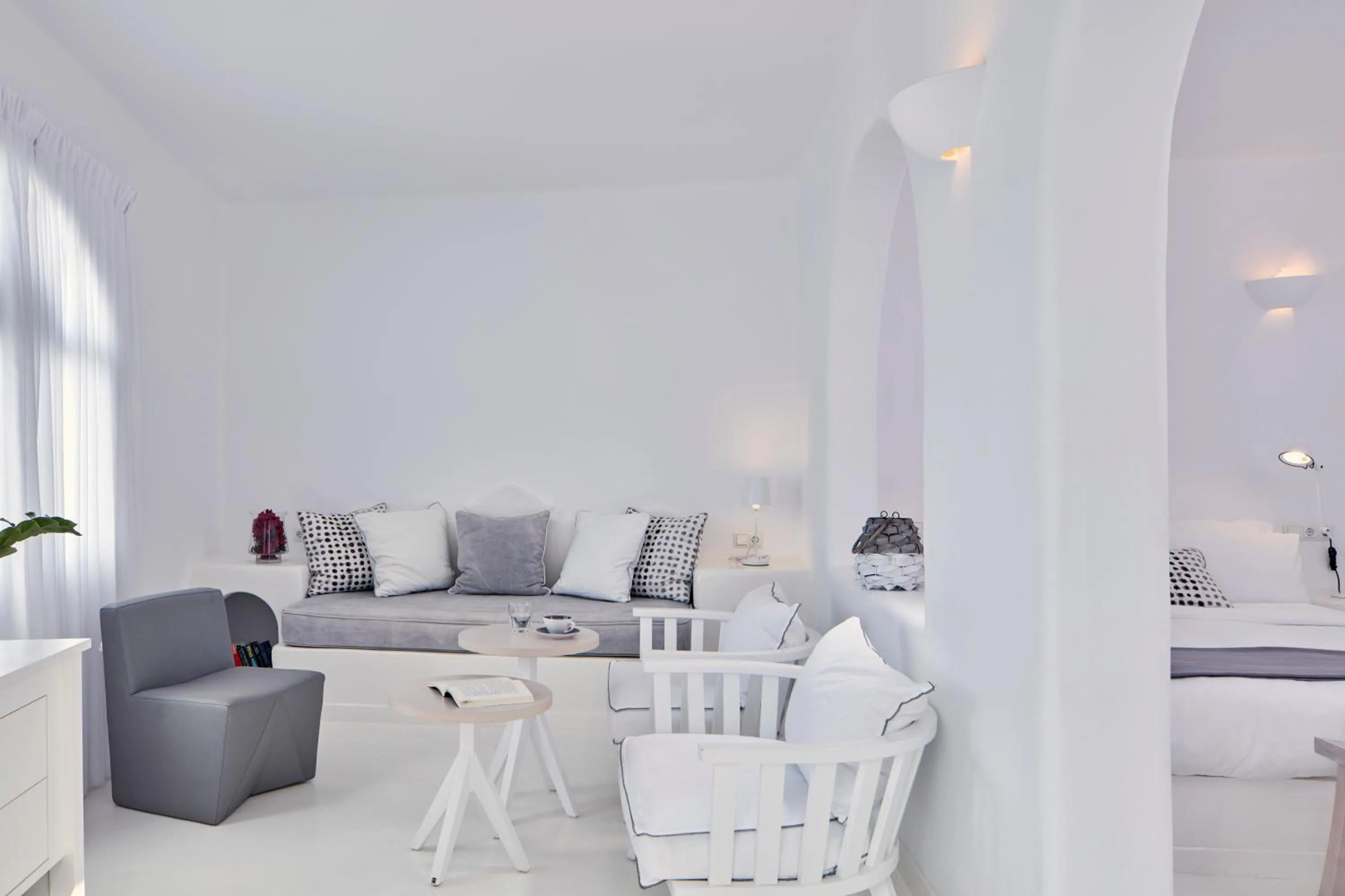 Living room in Cliff Side Suites