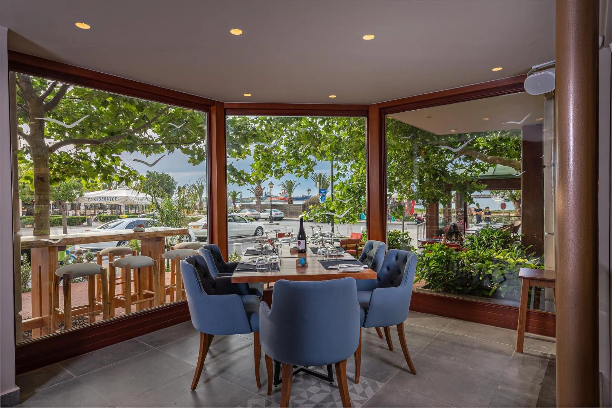 Restaurant/places to eat in Kyma Suites Beach Hotel