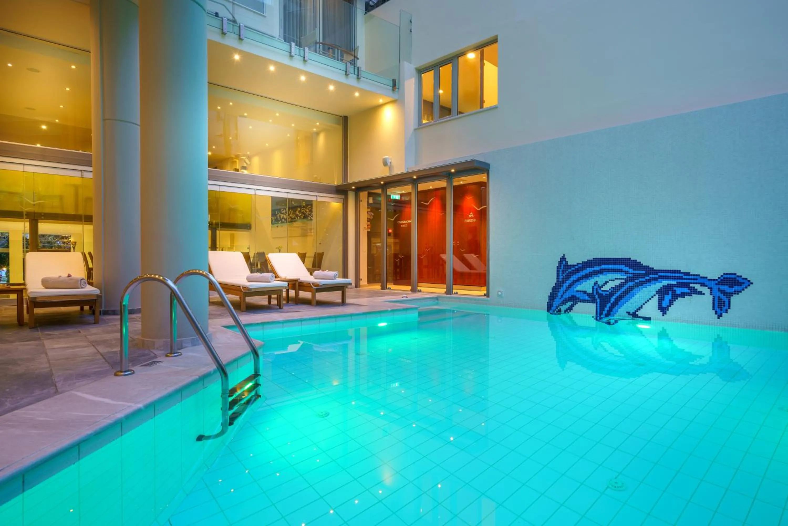 Swimming pool in Kyma Suites Beach Hotel