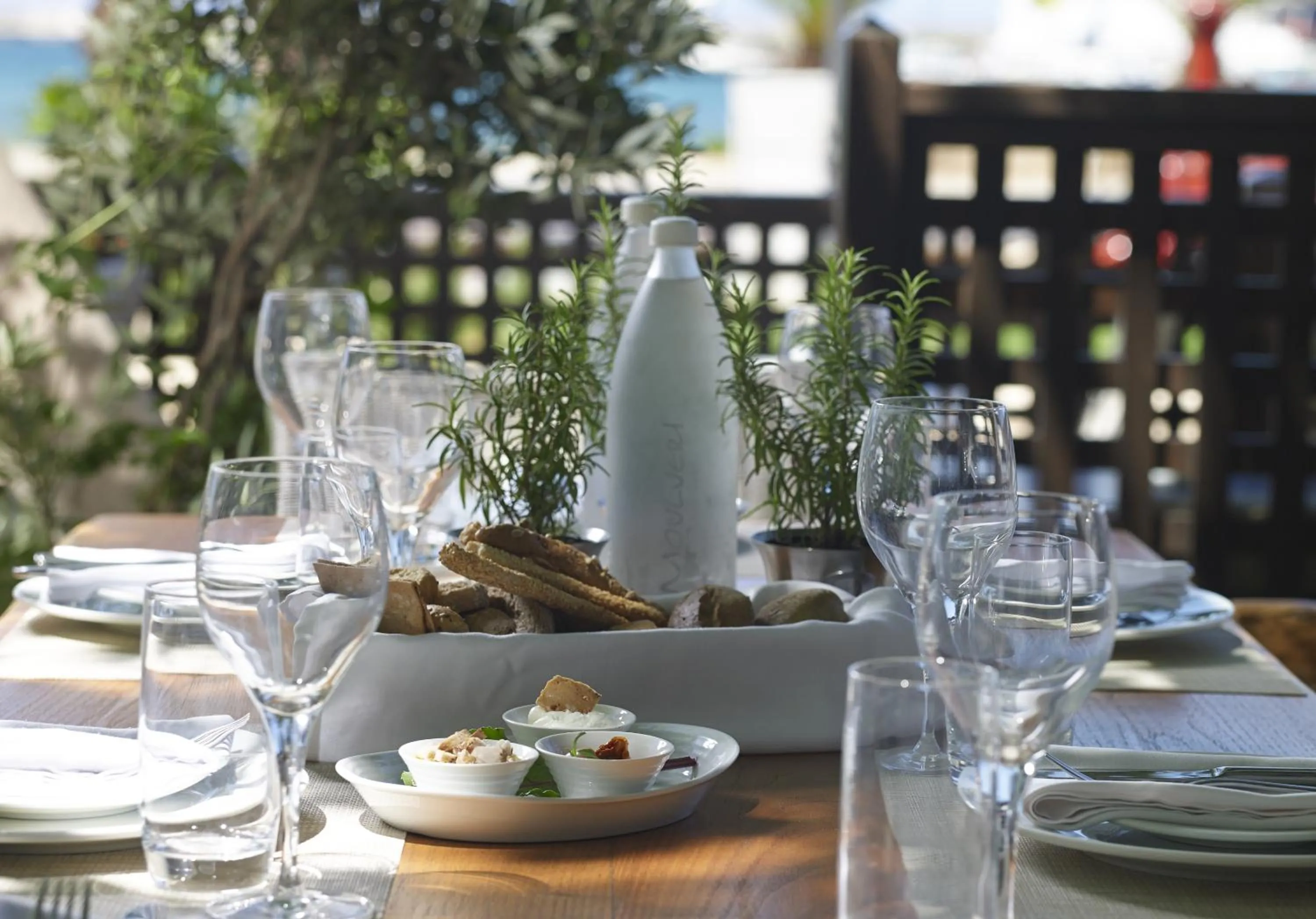 Restaurant/places to eat in Kyma Suites Beach Hotel