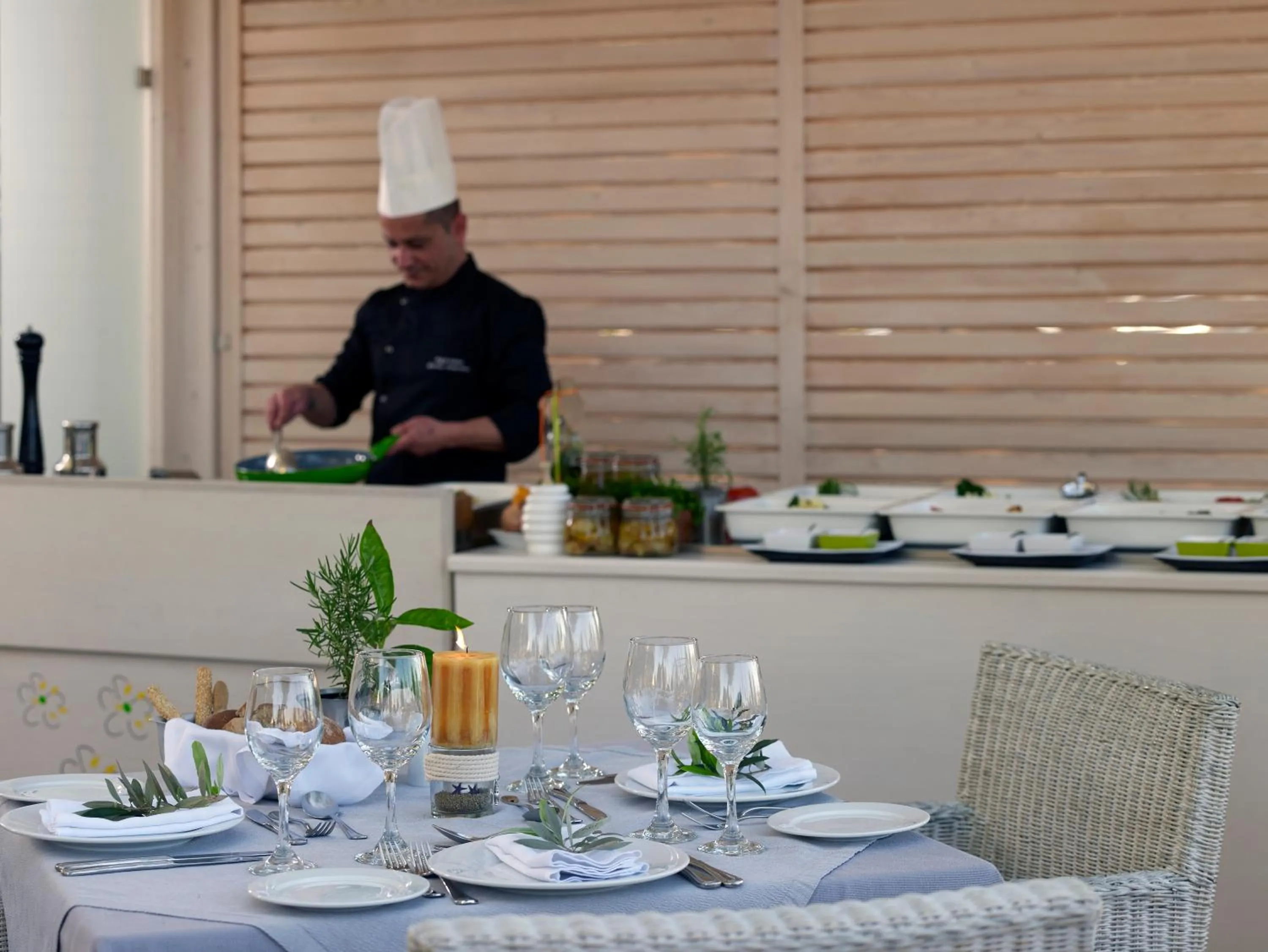 Restaurant/places to eat in Kyma Suites Beach Hotel