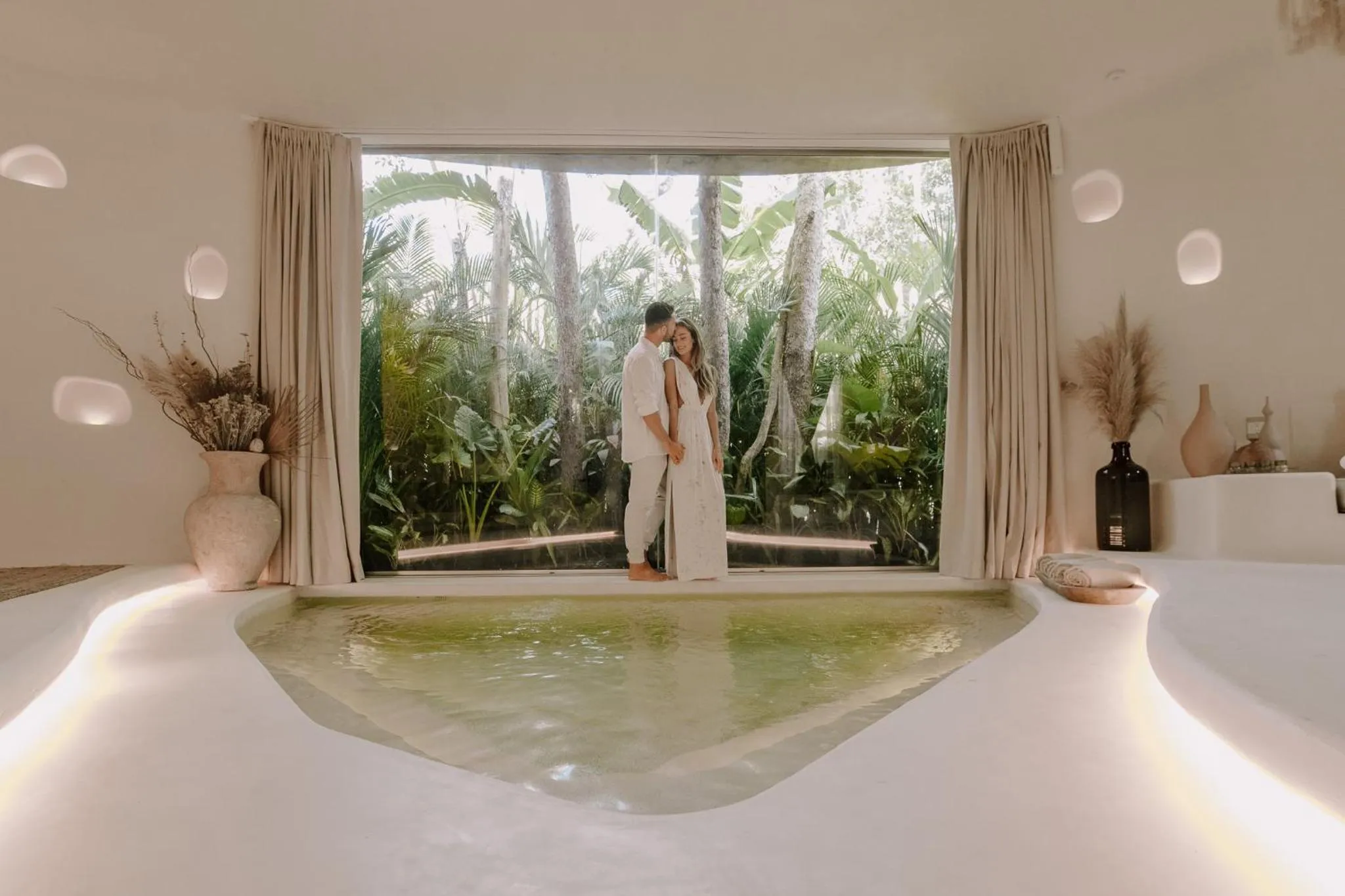 Swimming pool in Hotel Milam