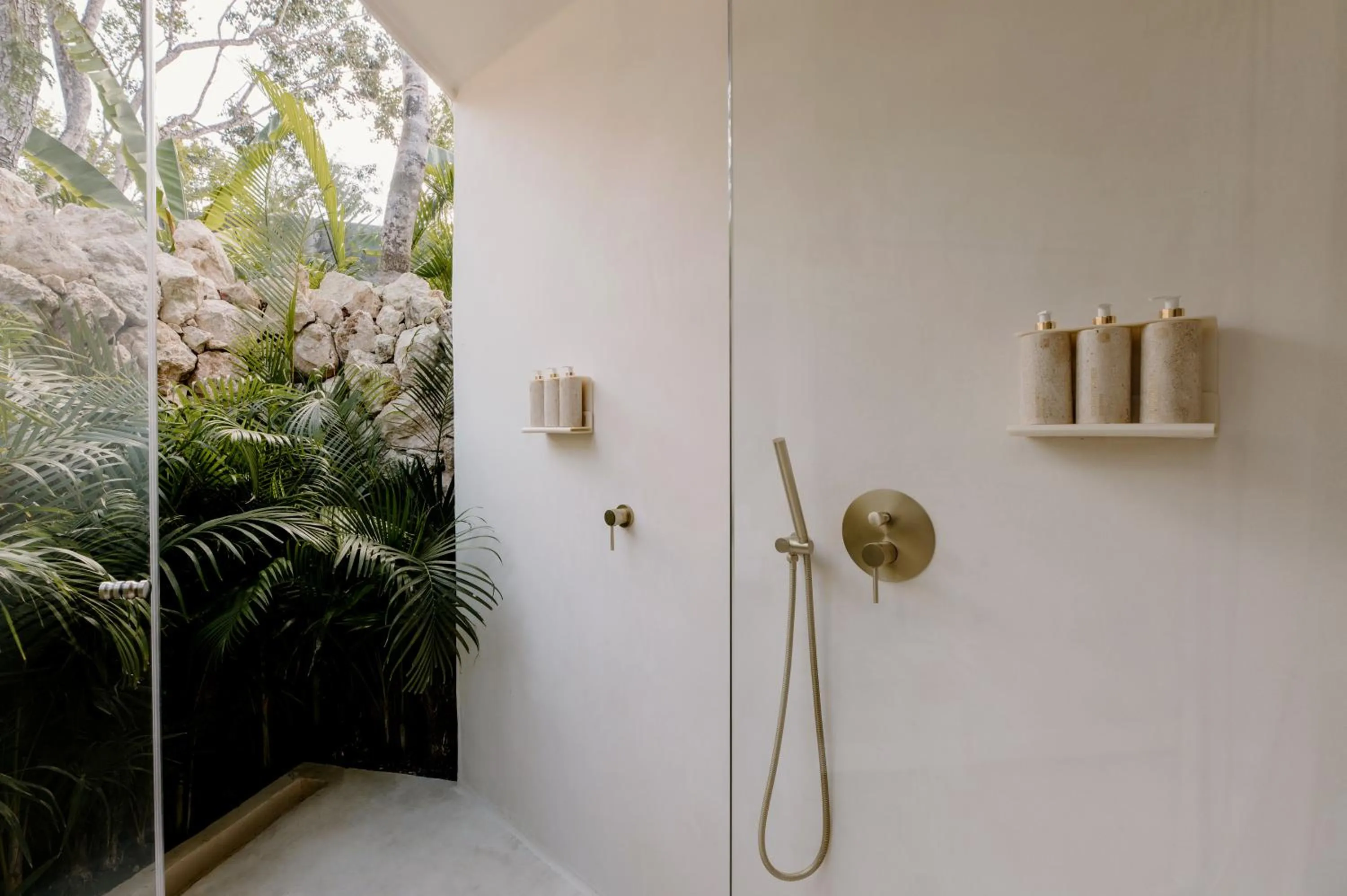 Shower in Hotel Milam